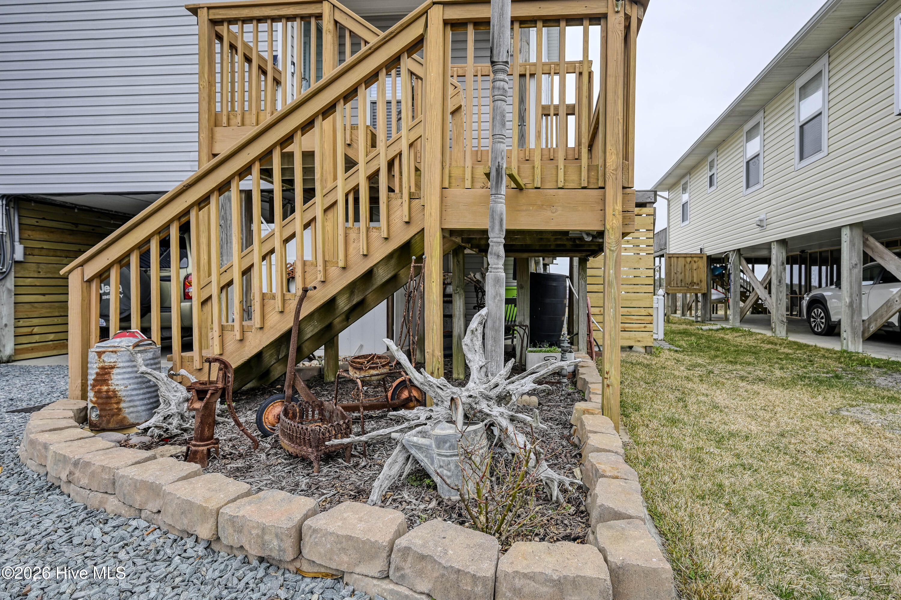 100558069 | Photo 68