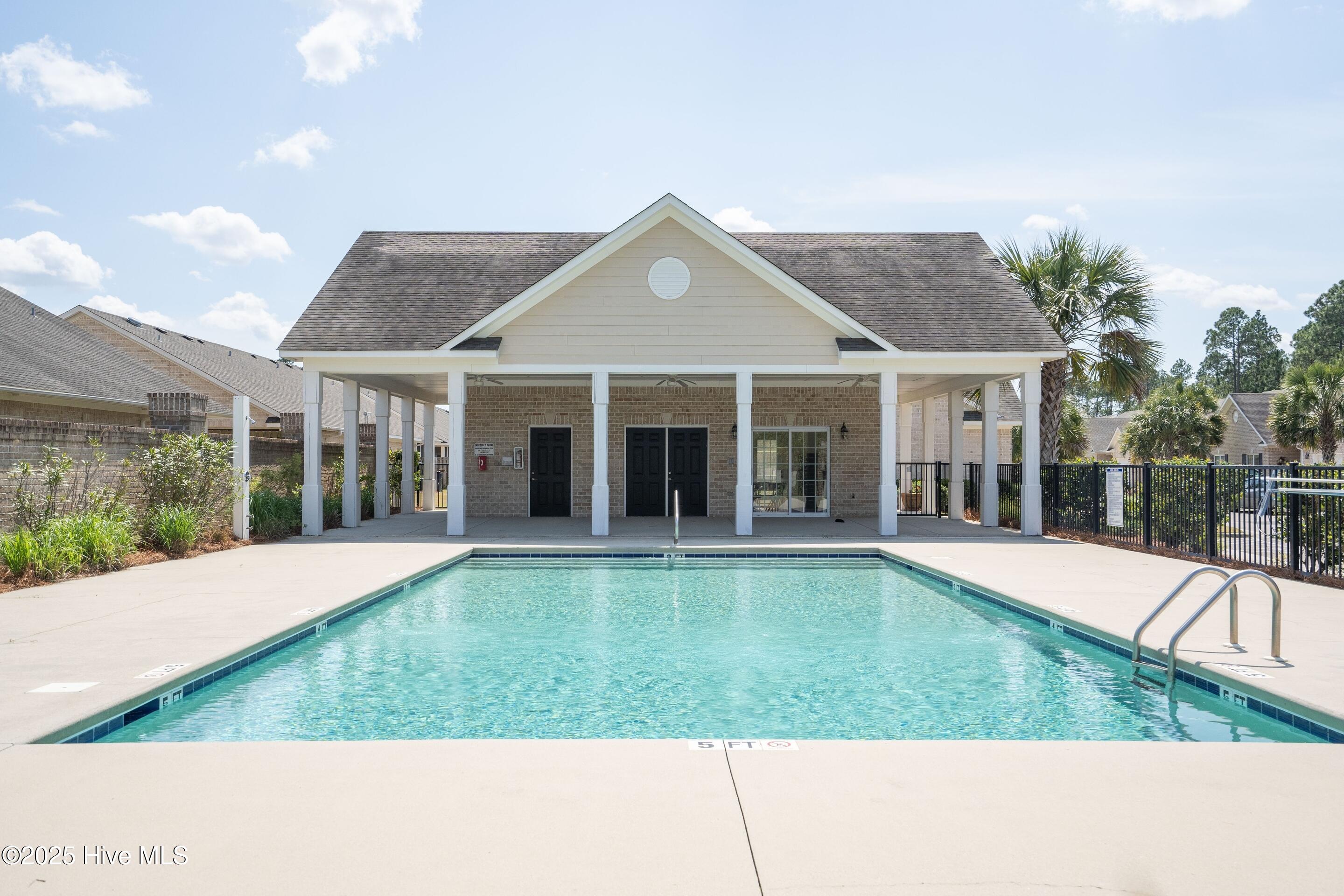 100512963 | Photo 56