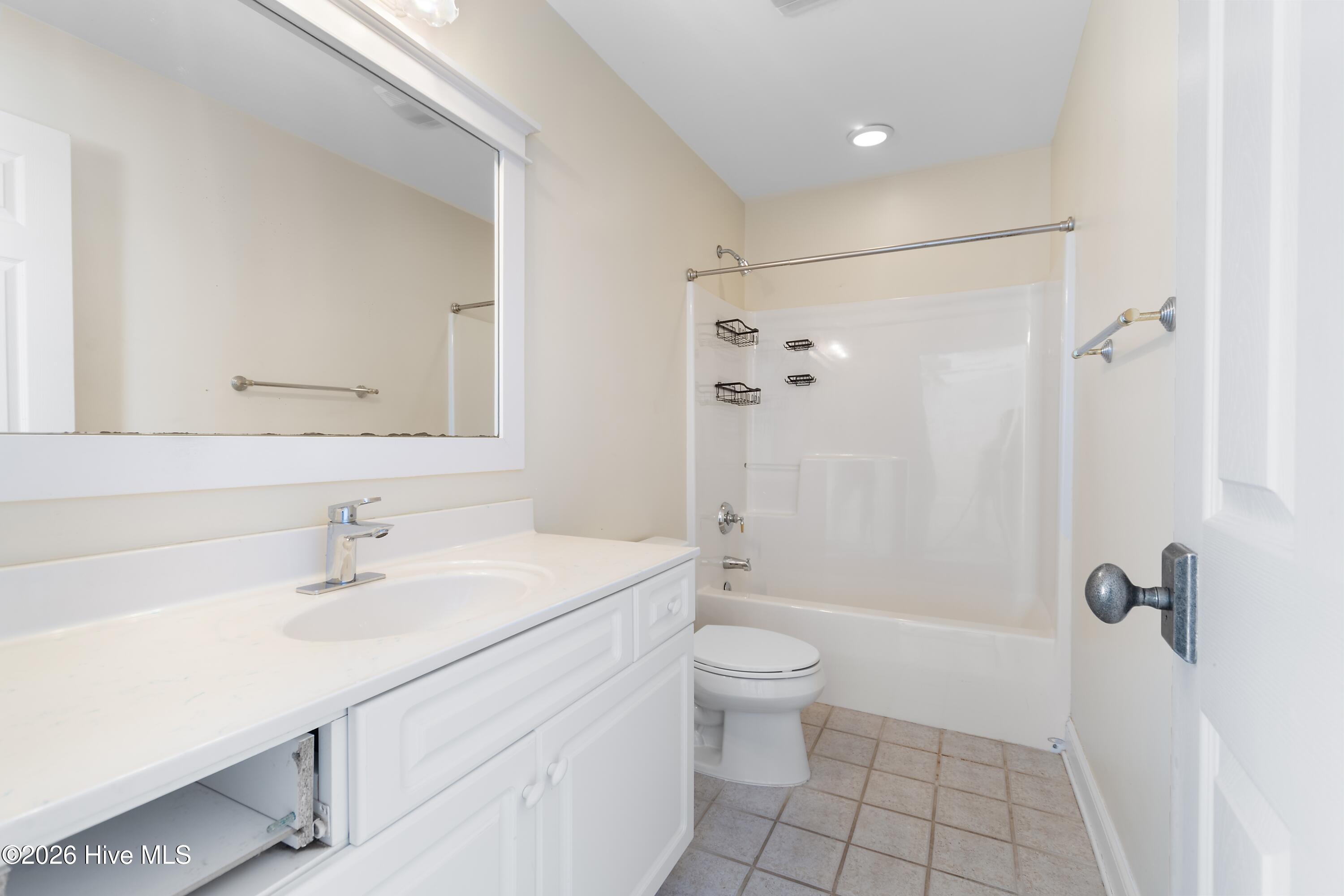 100566574 | Photo 37