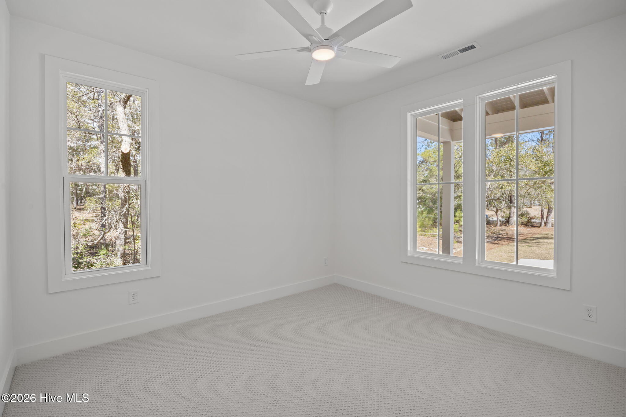 100559098 | Photo 26