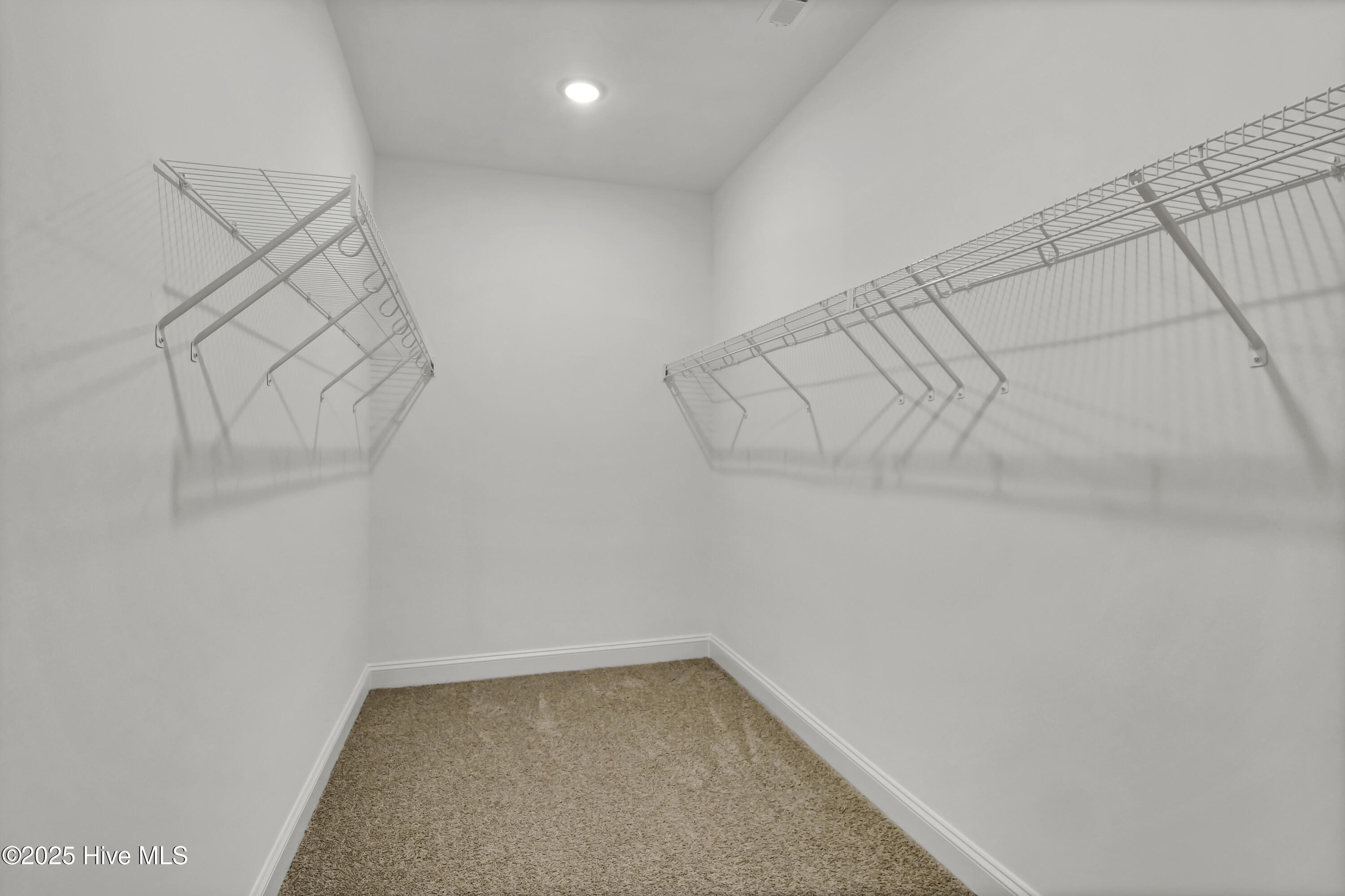 100477077 | Photo 17