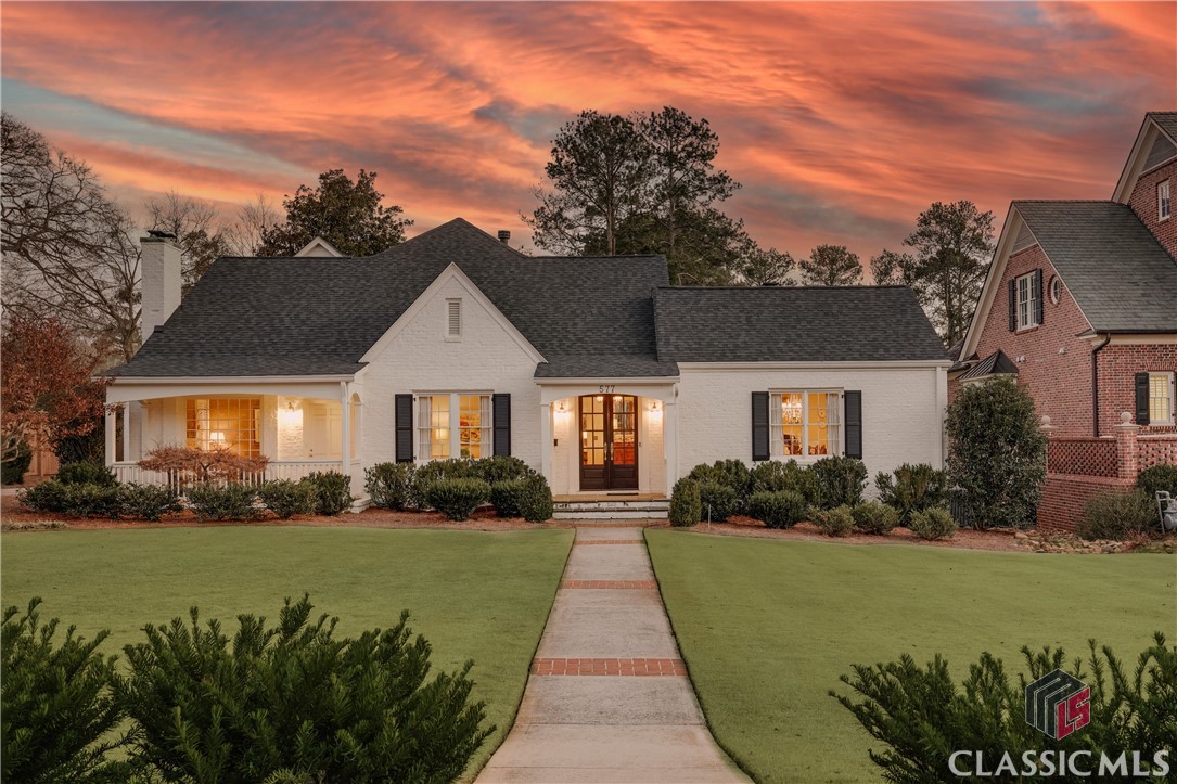 577 Cloverhurst Avenue W