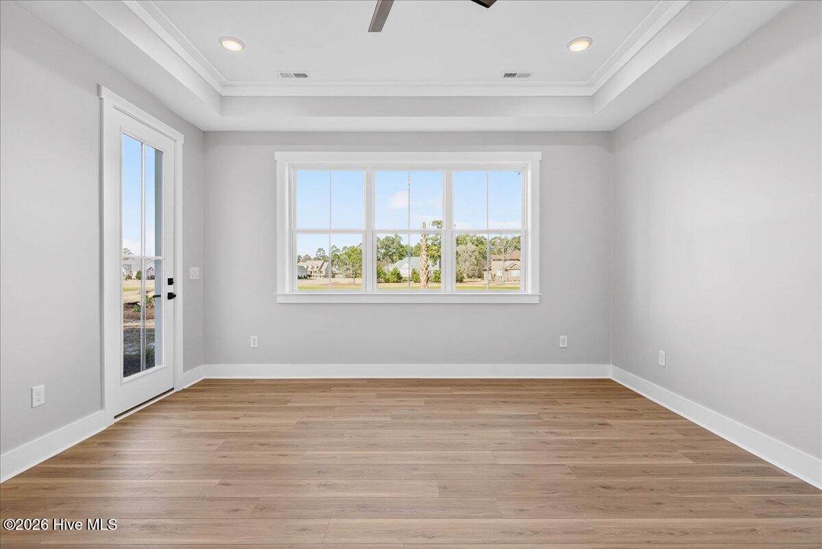 100551105 | Photo 18