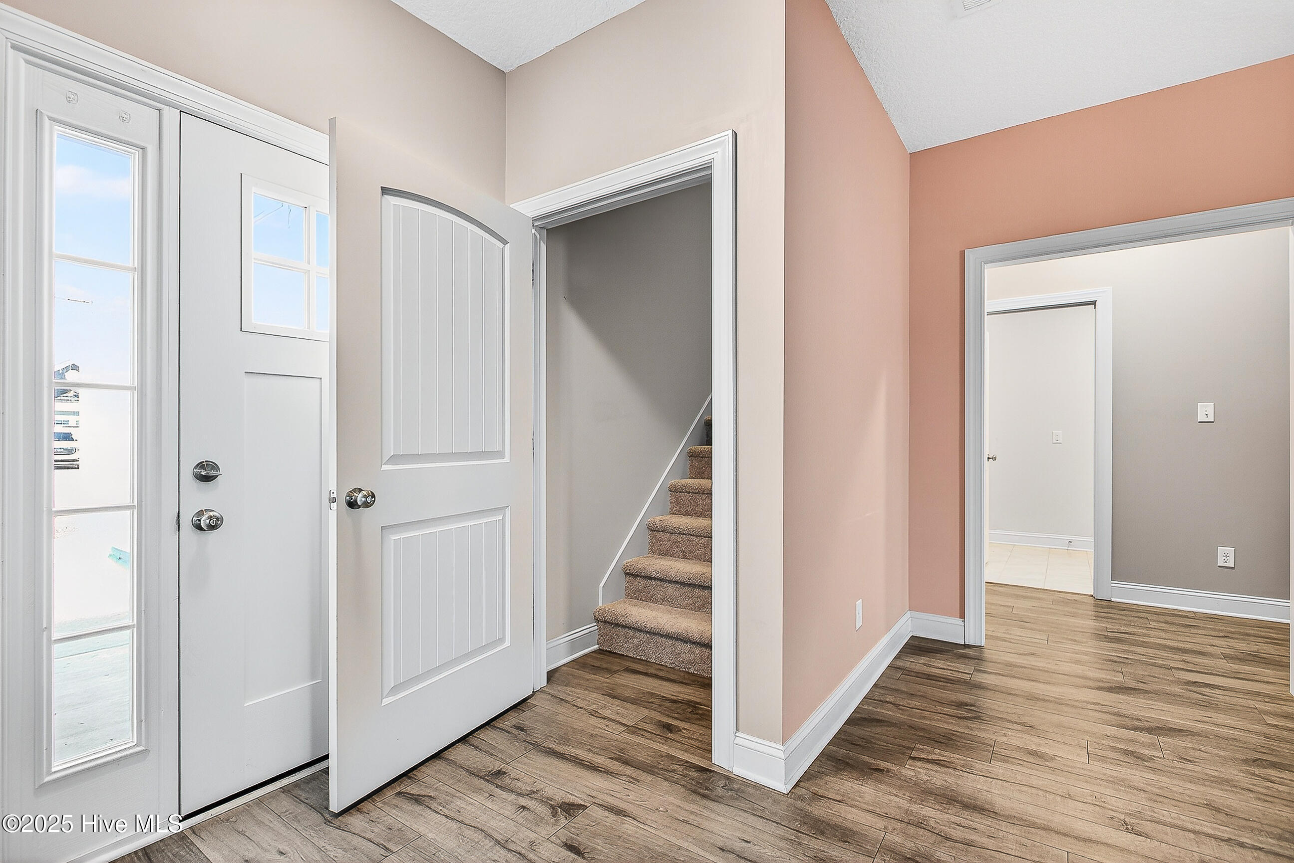 100539461 | Photo 25