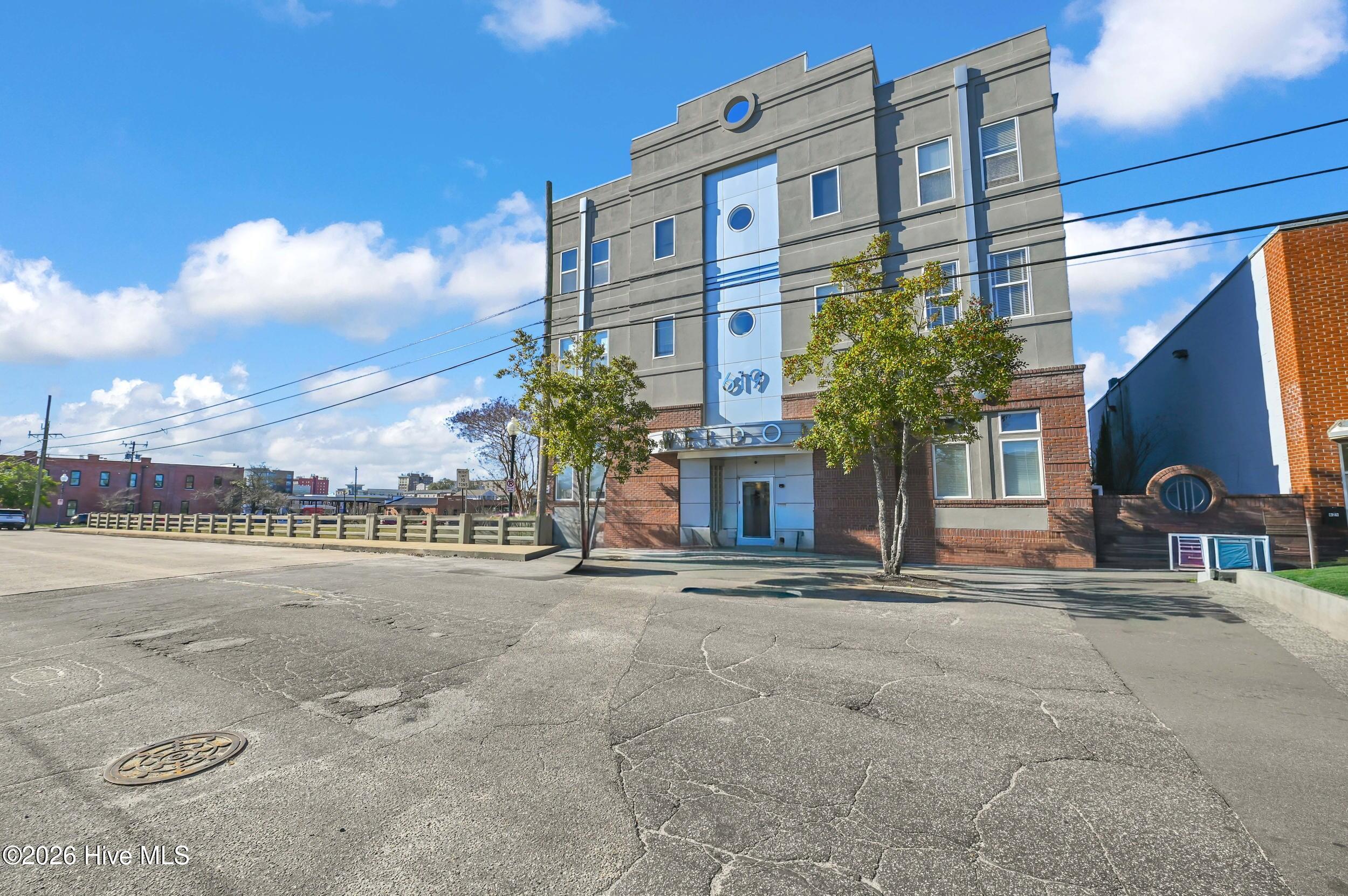 100551932 | Photo 25