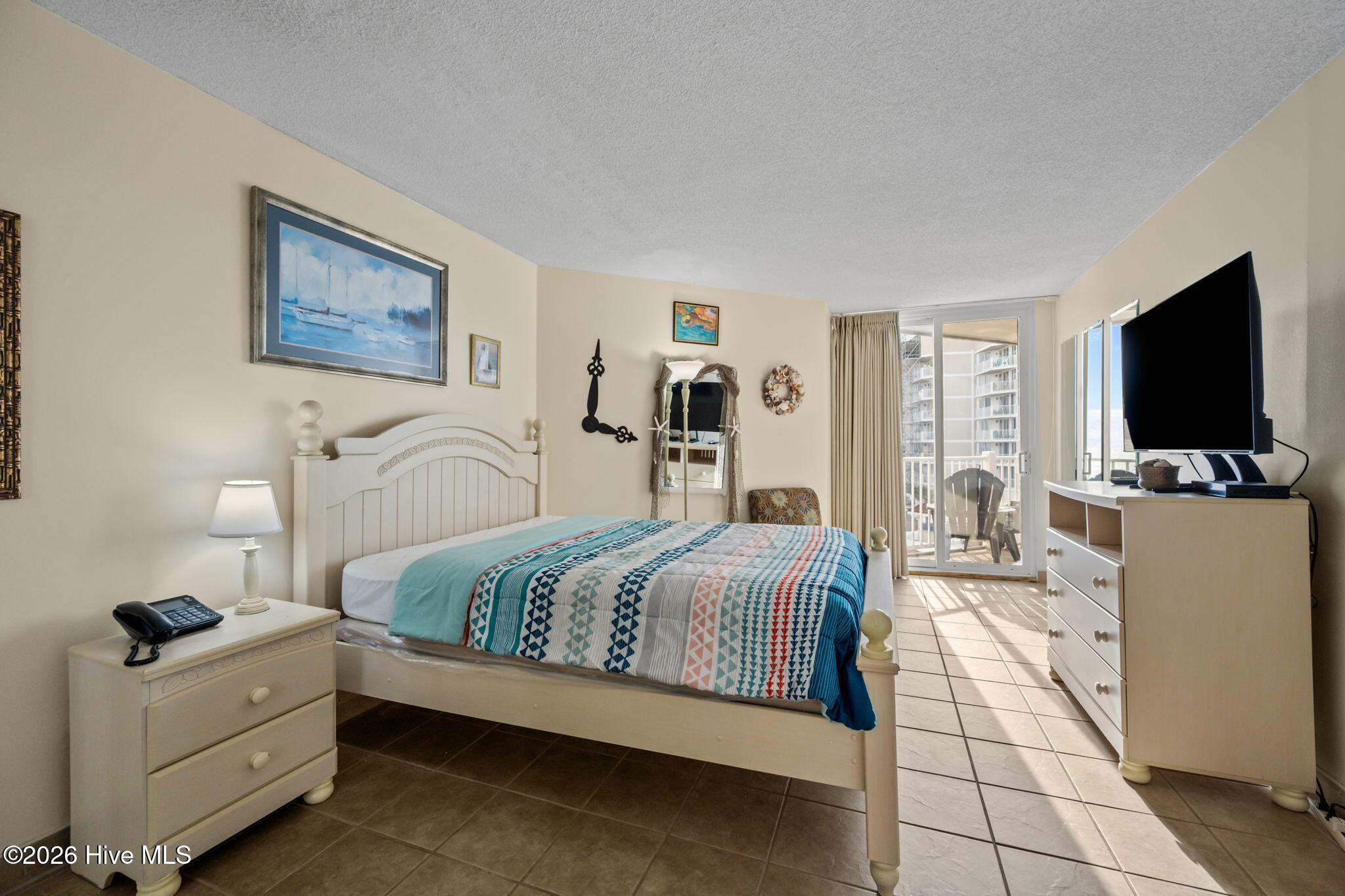 100552737 | Photo 19