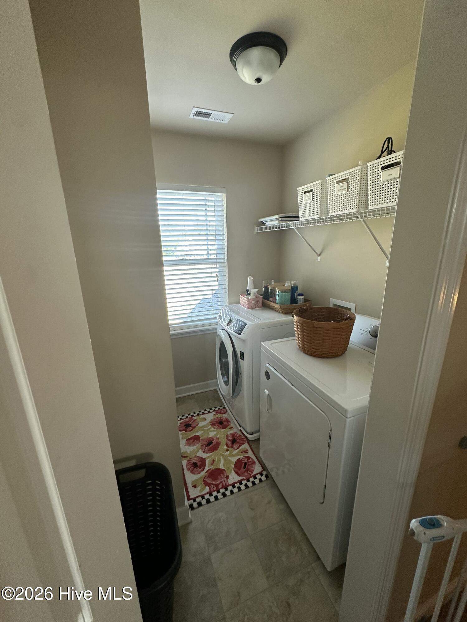 100559159 | Photo 27