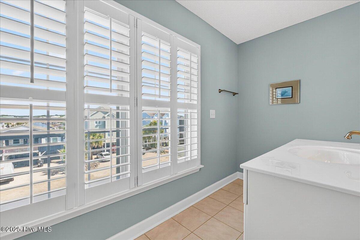 100522295 | Photo 35