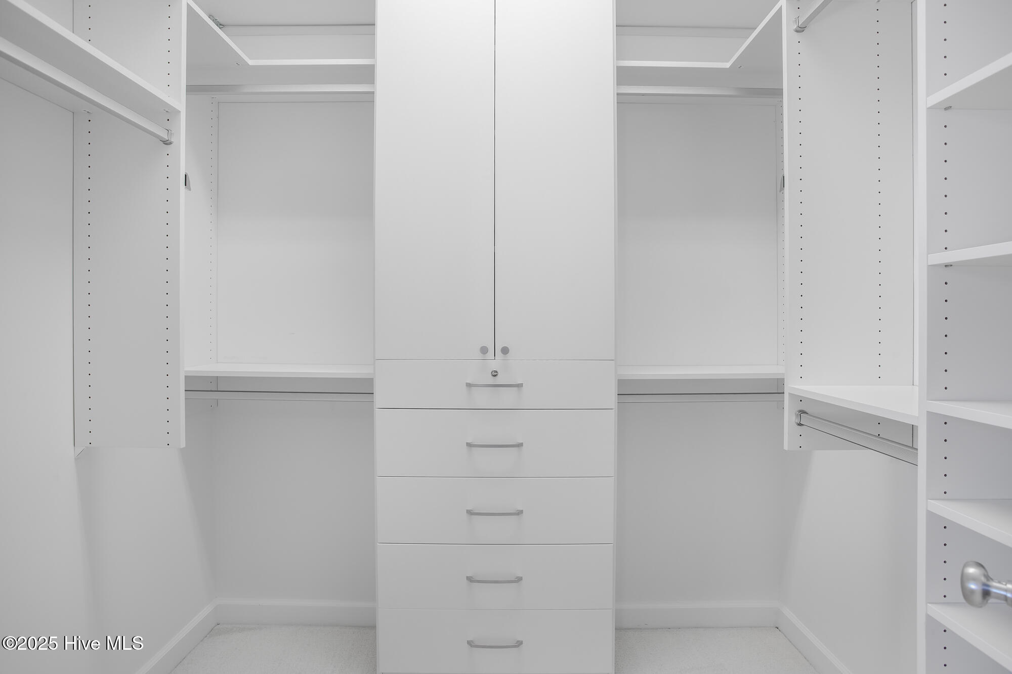 100510671 | Photo 18