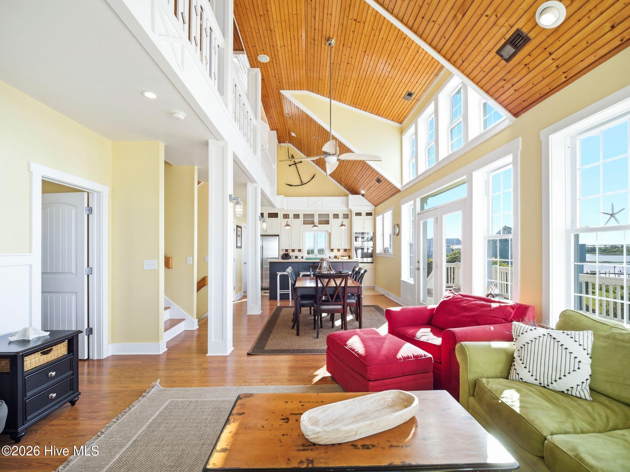 100569349 | Photo 59