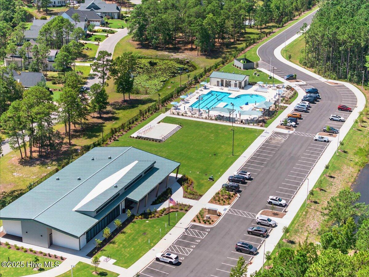 100536377 | Photo 12