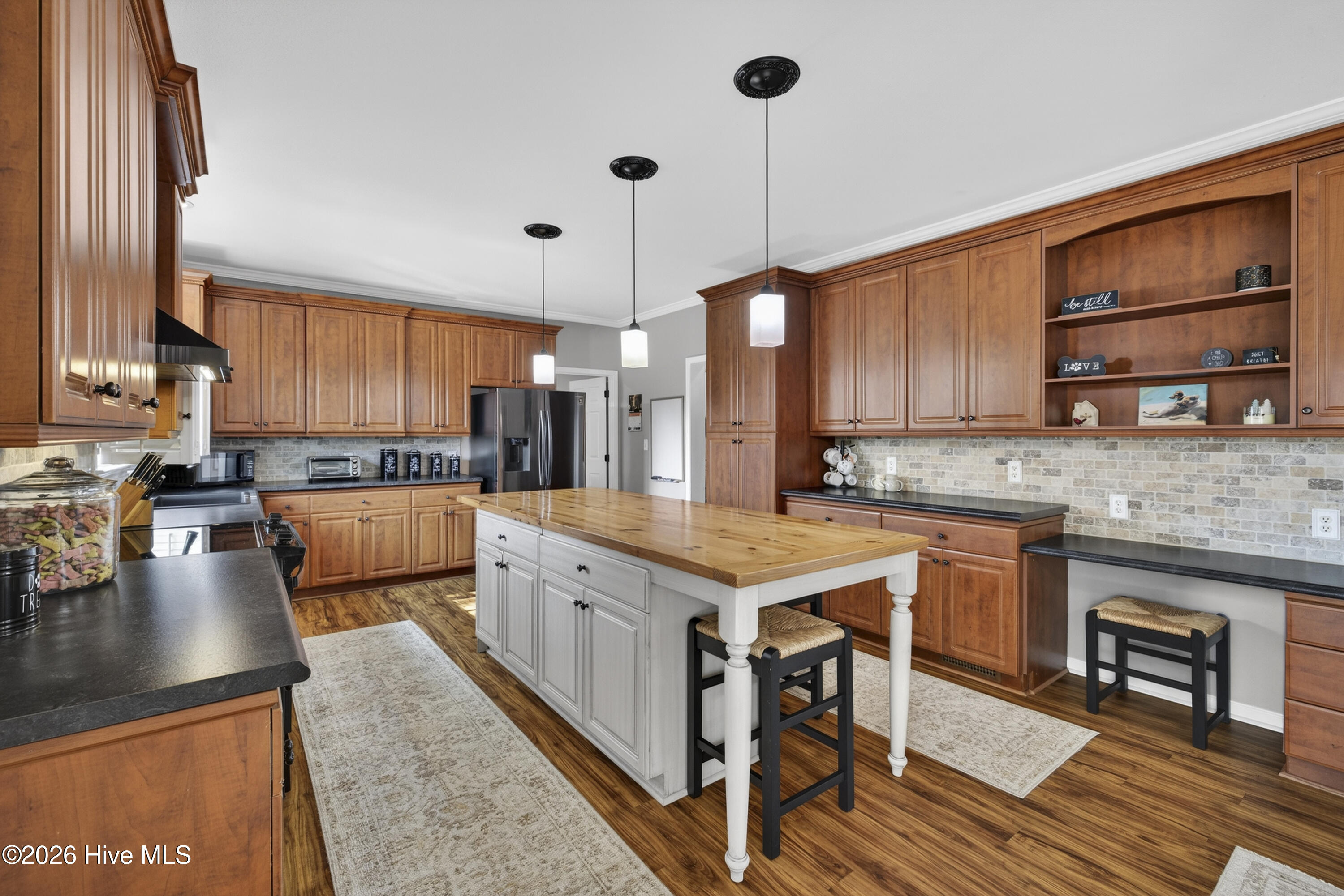 100553649 | Photo 12