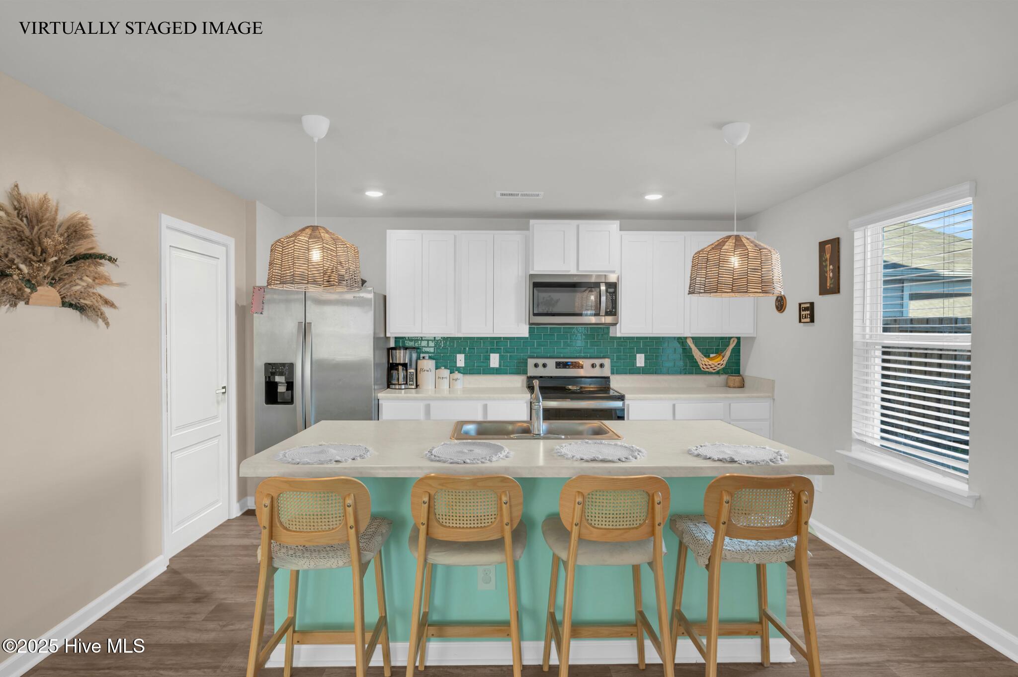 100543422 | Photo 12