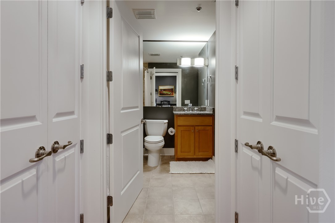 494 Baxter Street 32