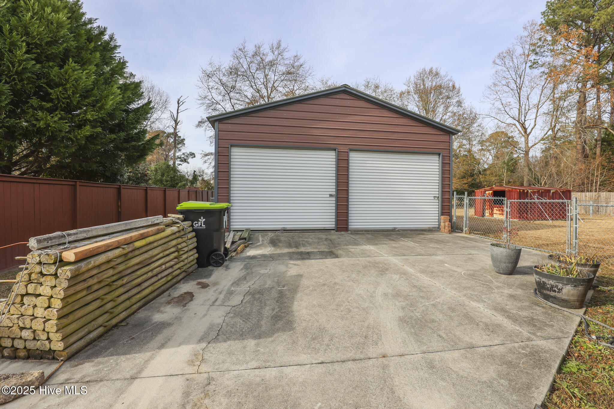 100553205 | Photo 43