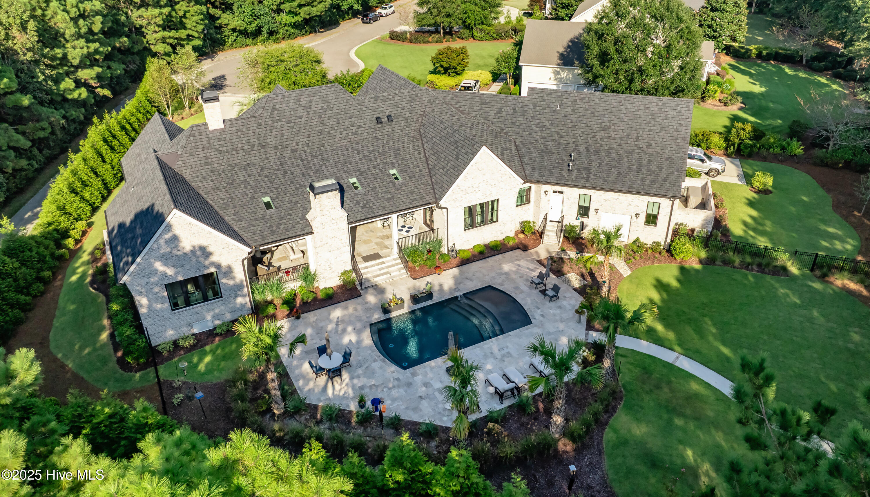 100532496 | Photo 86