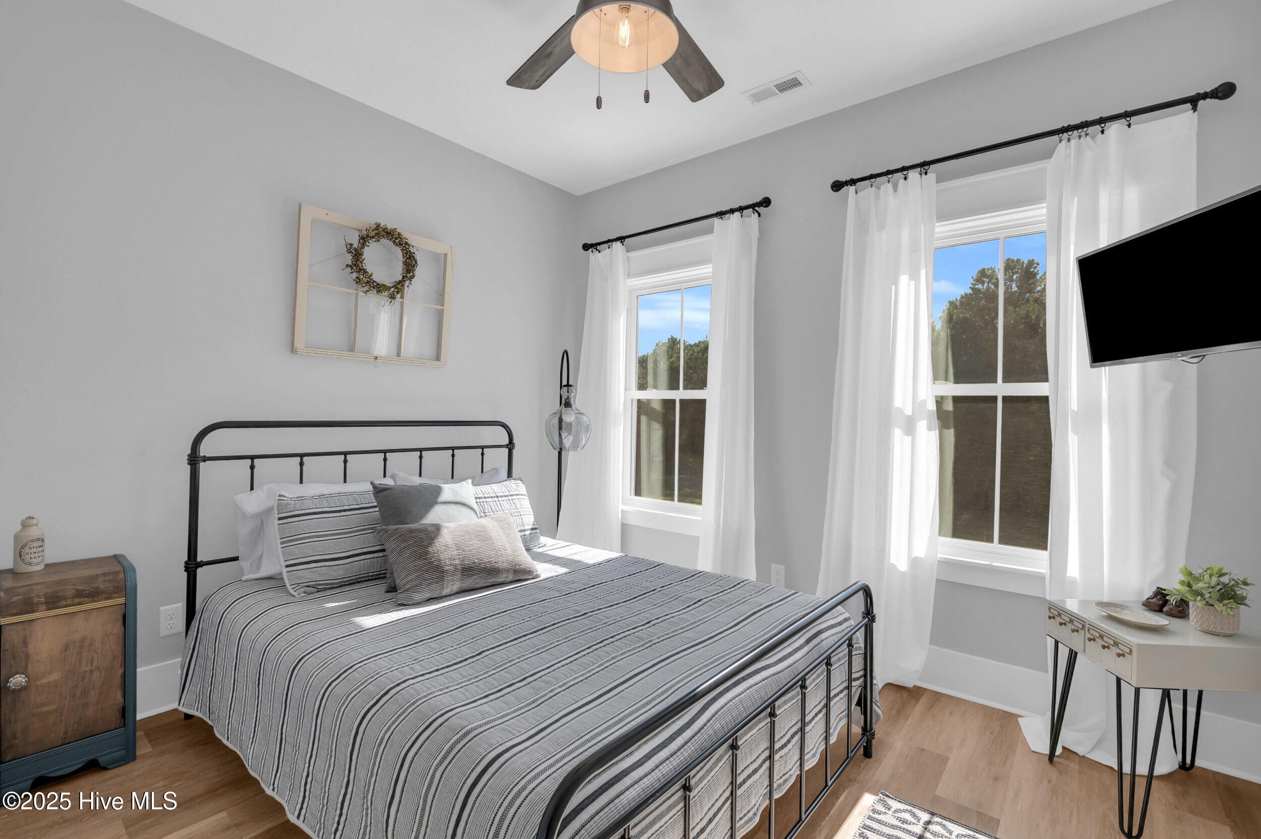 100543268 | Photo 39