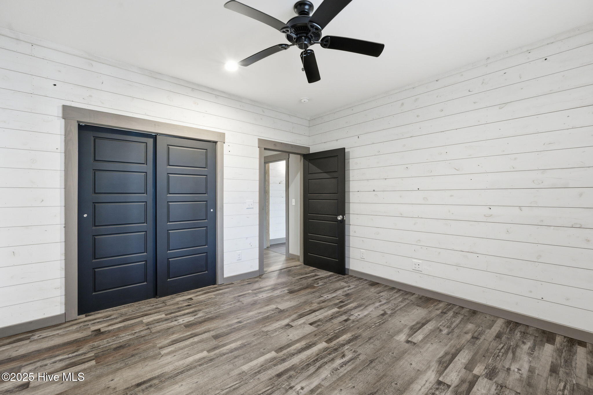 100535585 | Photo 121