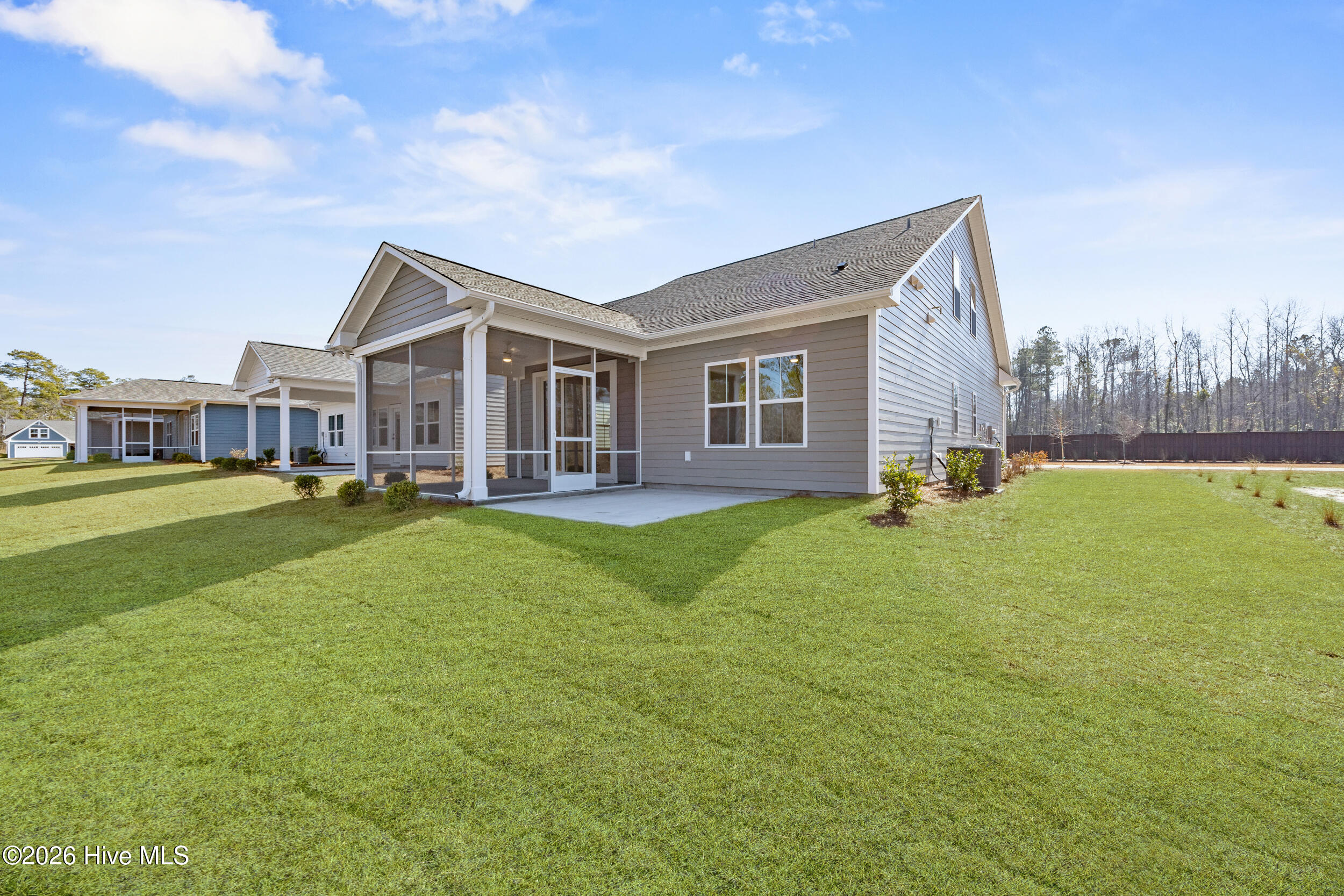 100539841 | Photo 45