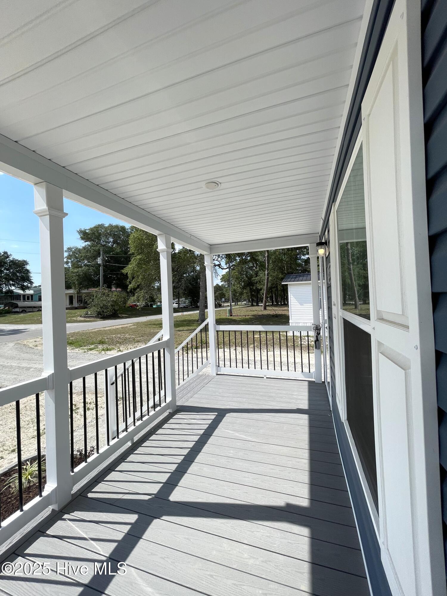 100509336 | Photo 20