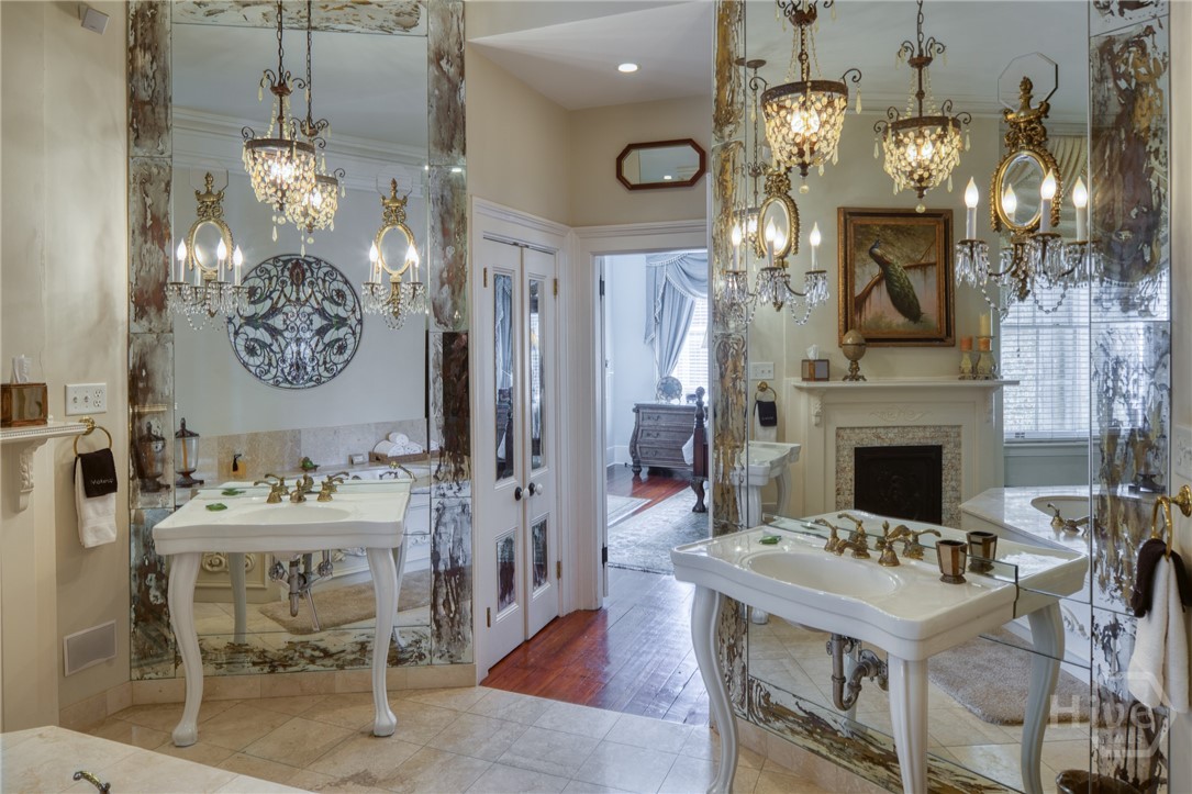 14 E Taylor Street, Savannah, GA, 31401