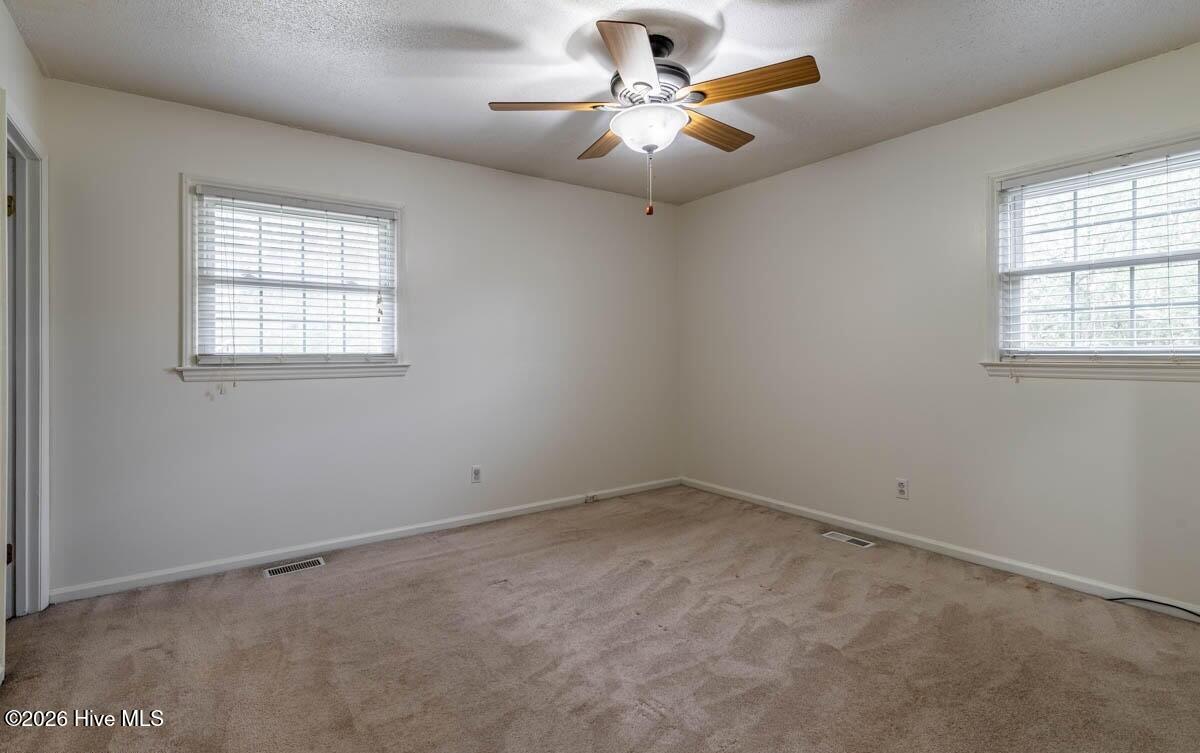 100549200 | Photo 15