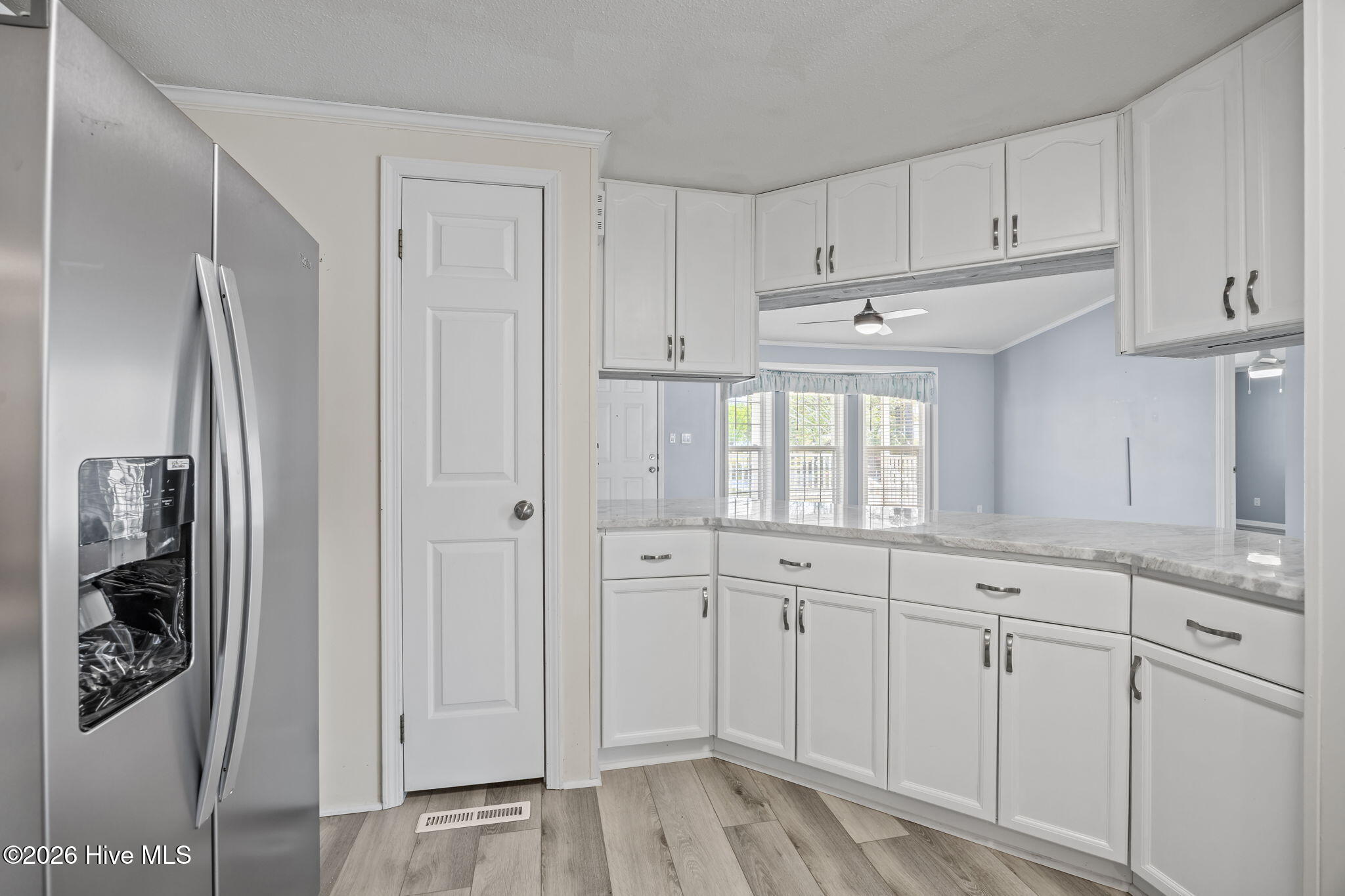 100564707 | Photo 15