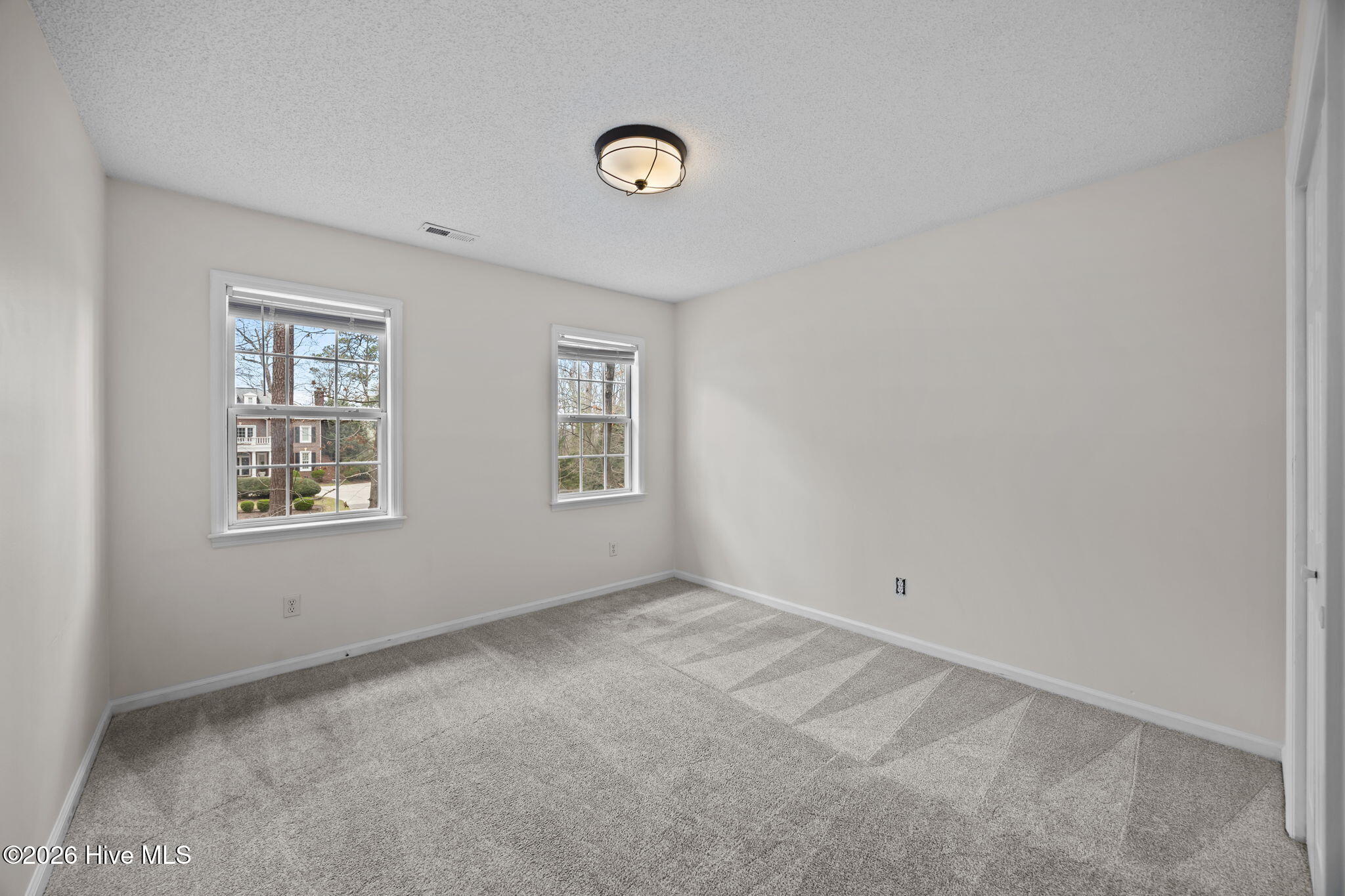 100557636 | Photo 21