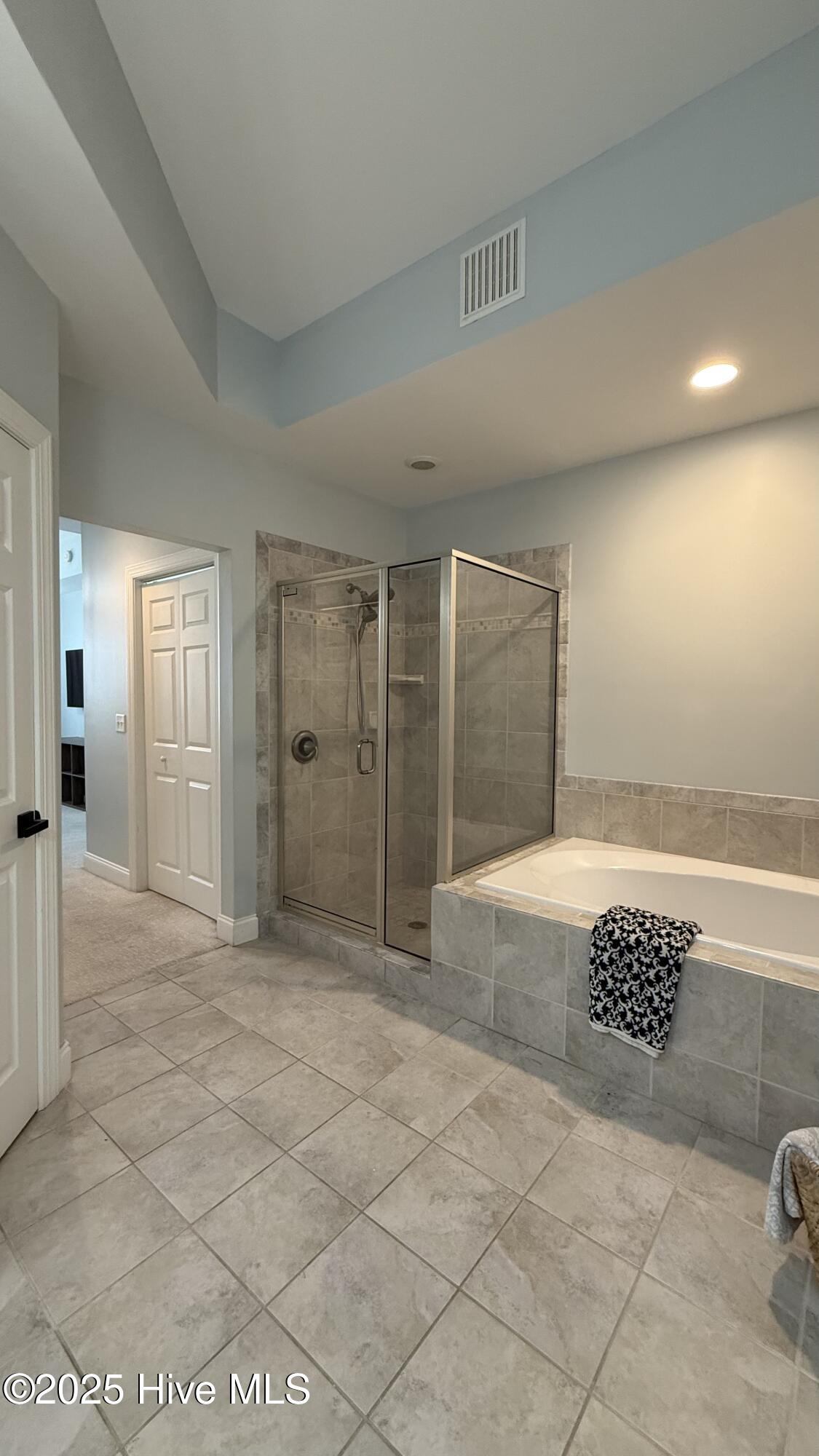 100542840 | Photo 30