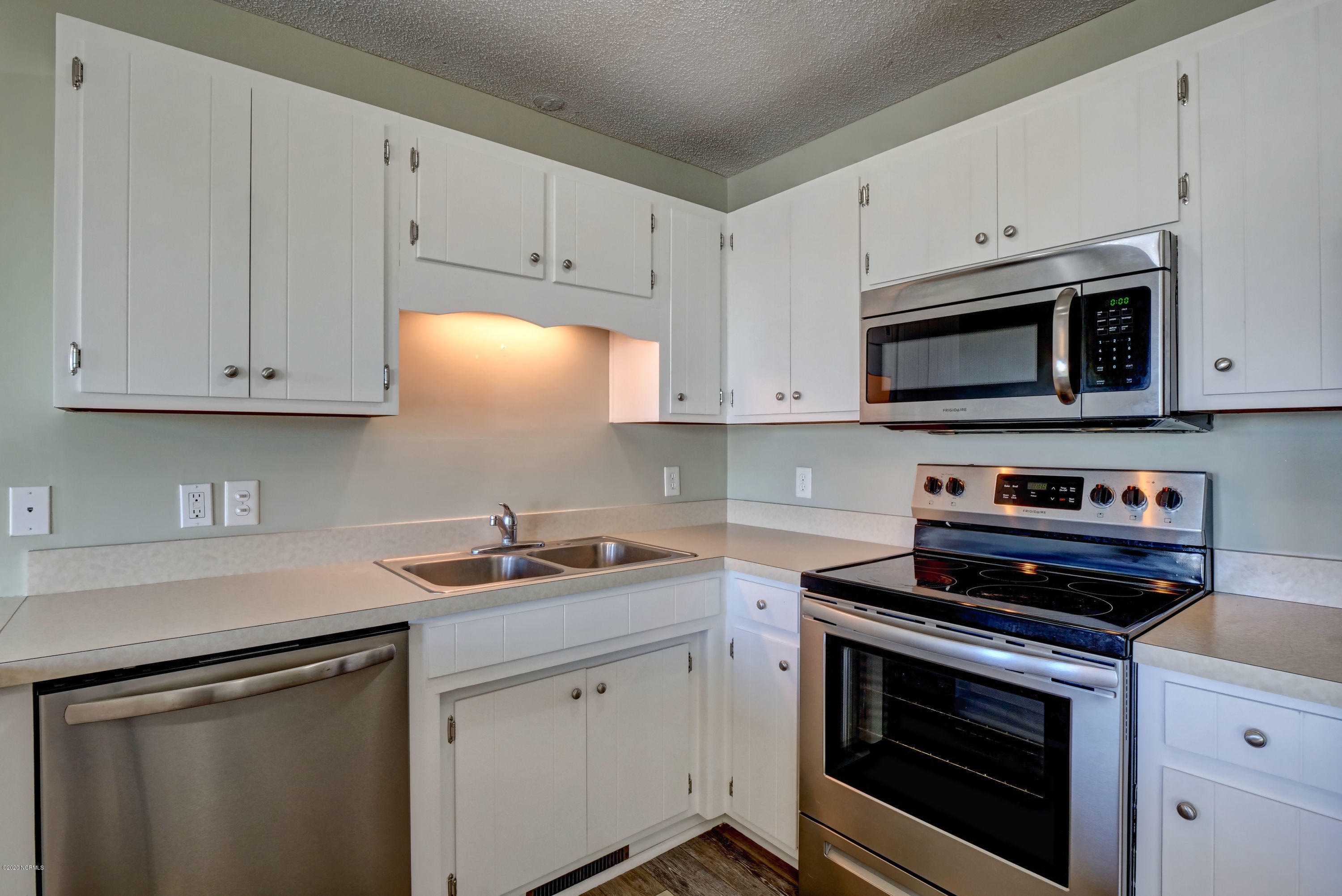 100544087 | Photo 13