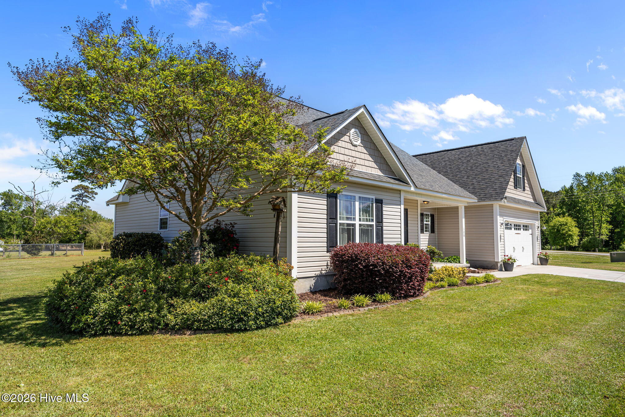 100567595 | Photo 36