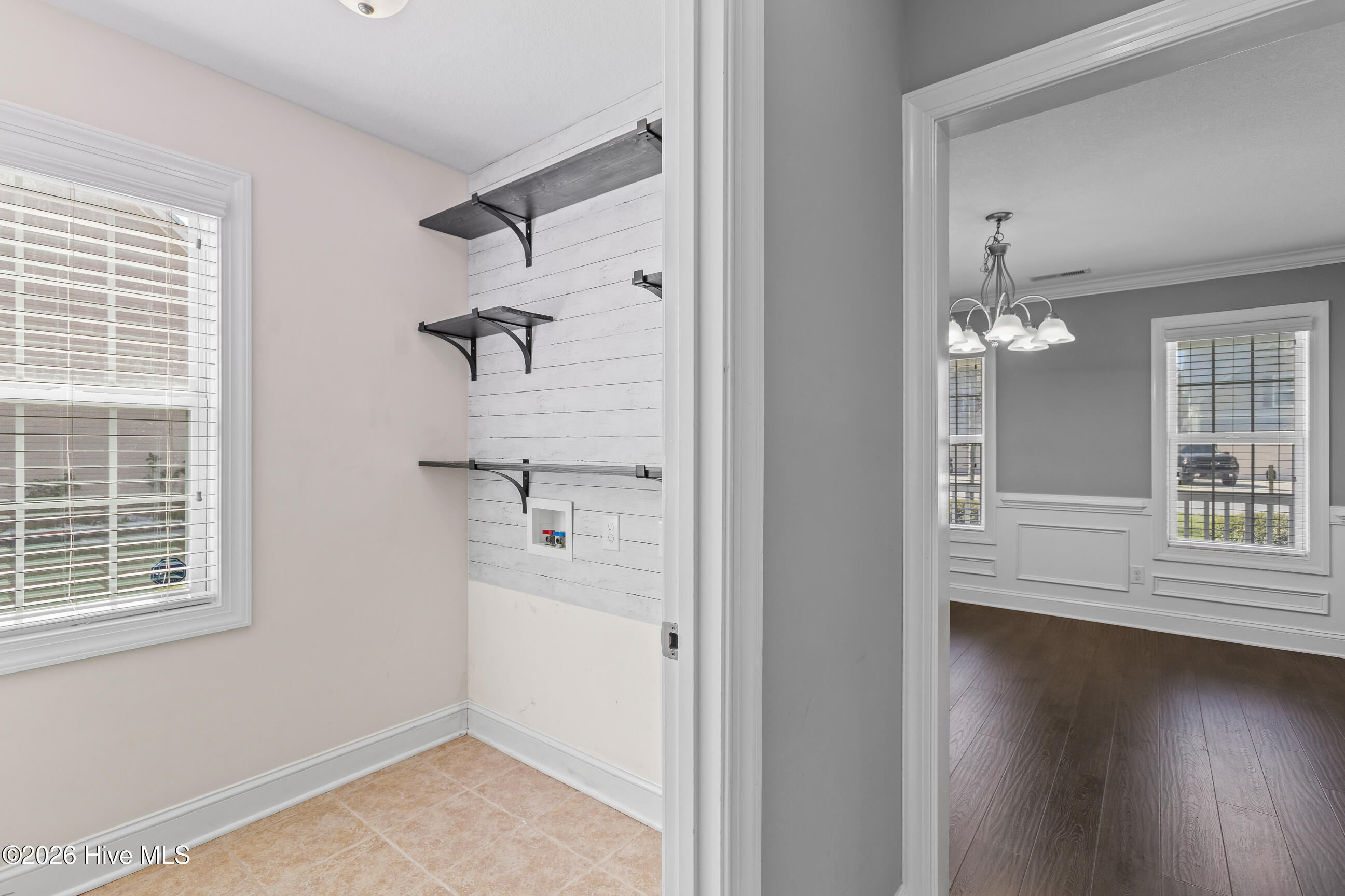 100561701 | Photo 17