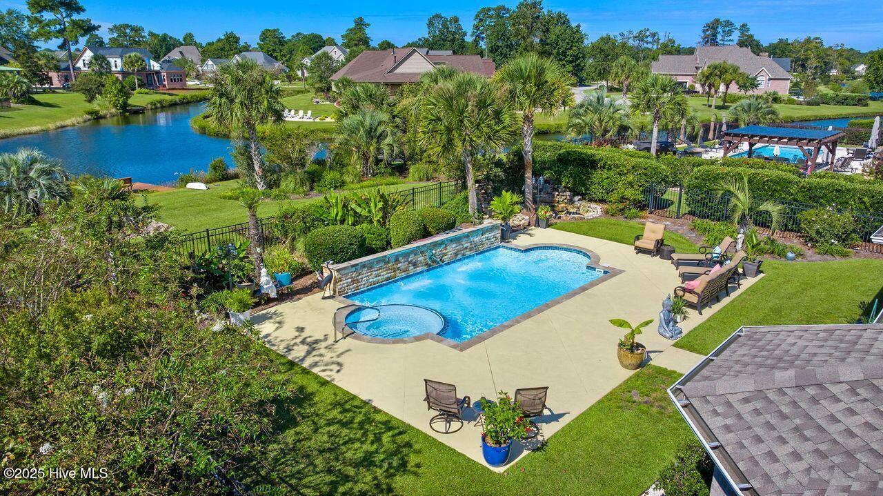 100534476 | Photo 64