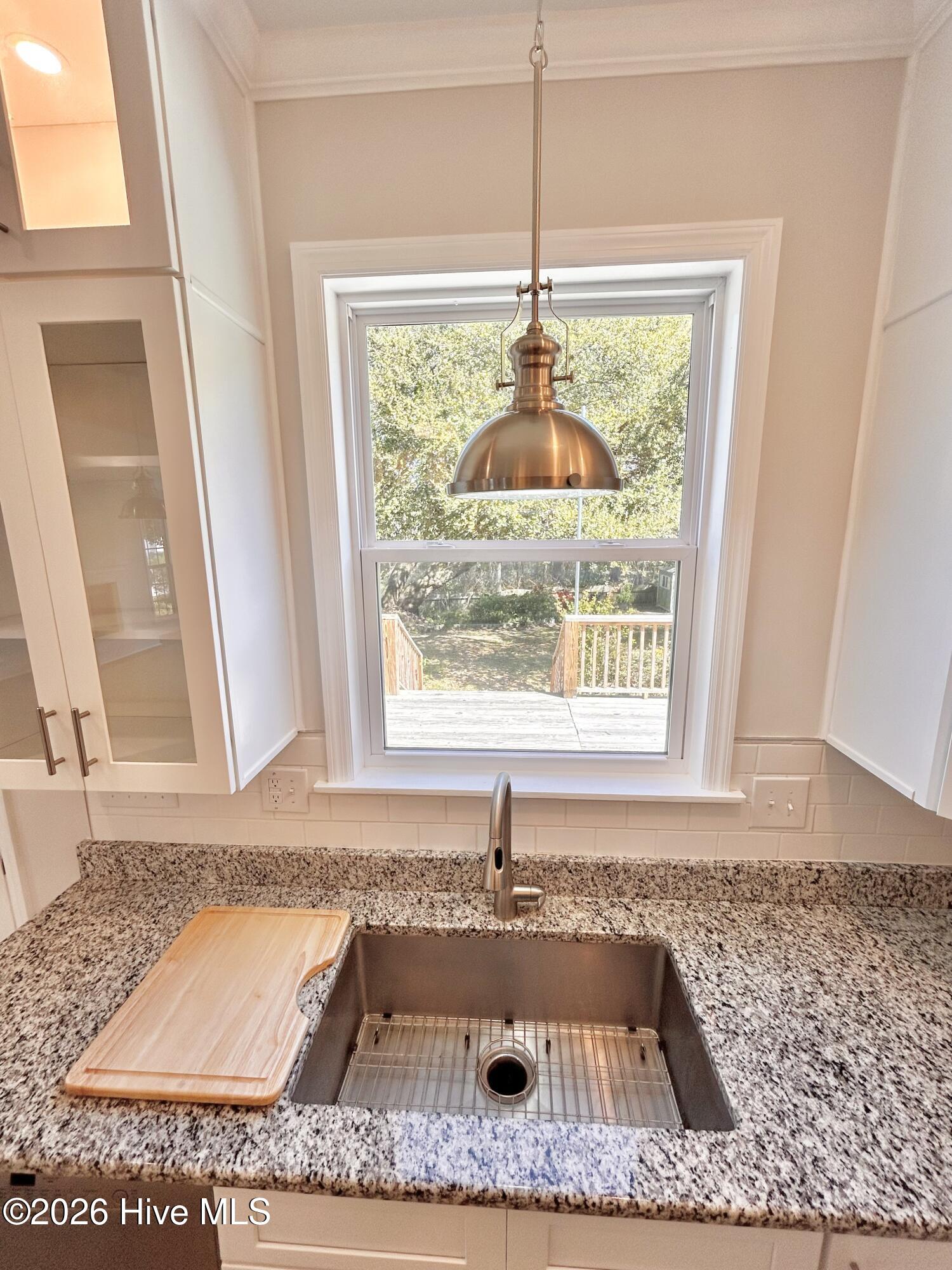 100564341 | Photo 14