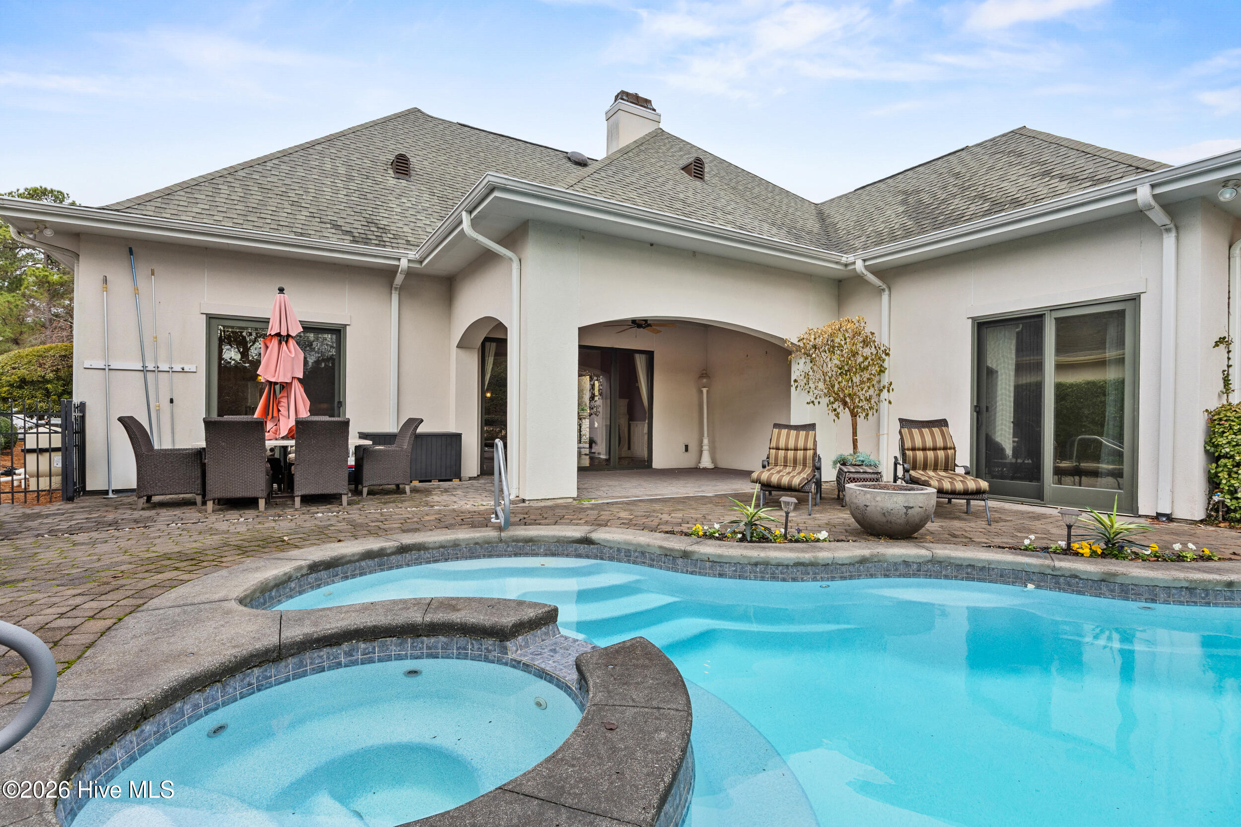 100547162 | Photo 51