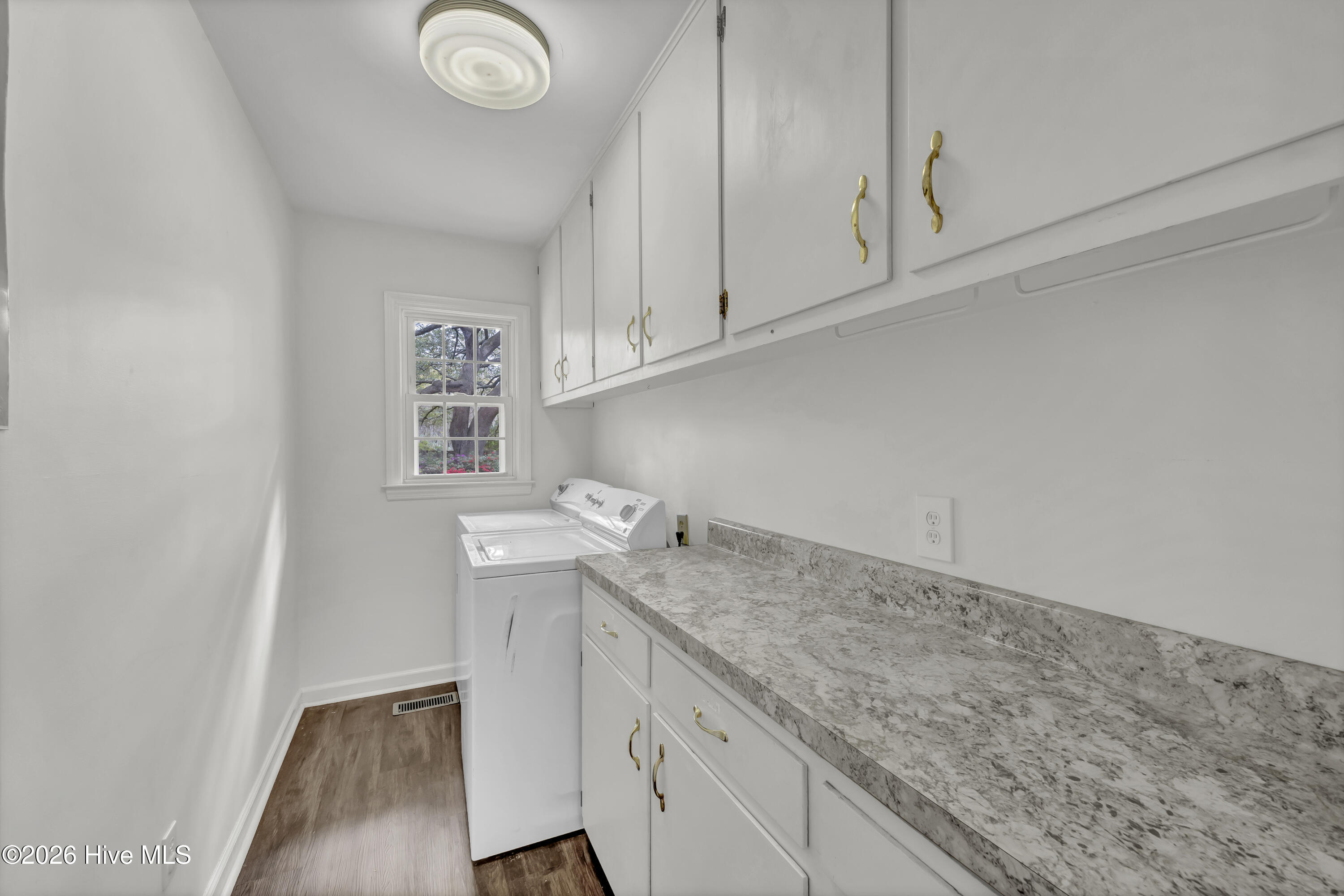 100563507 | Photo 29