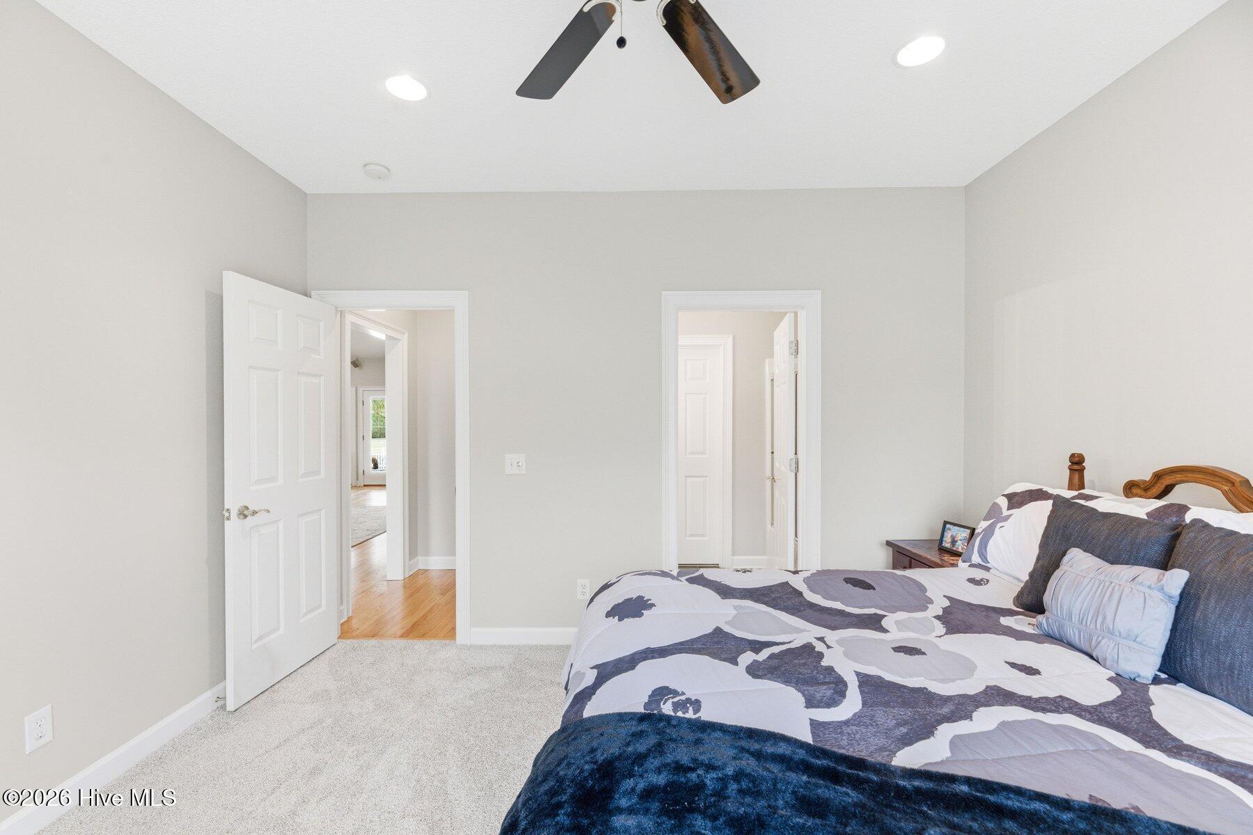 100563344 | Photo 27