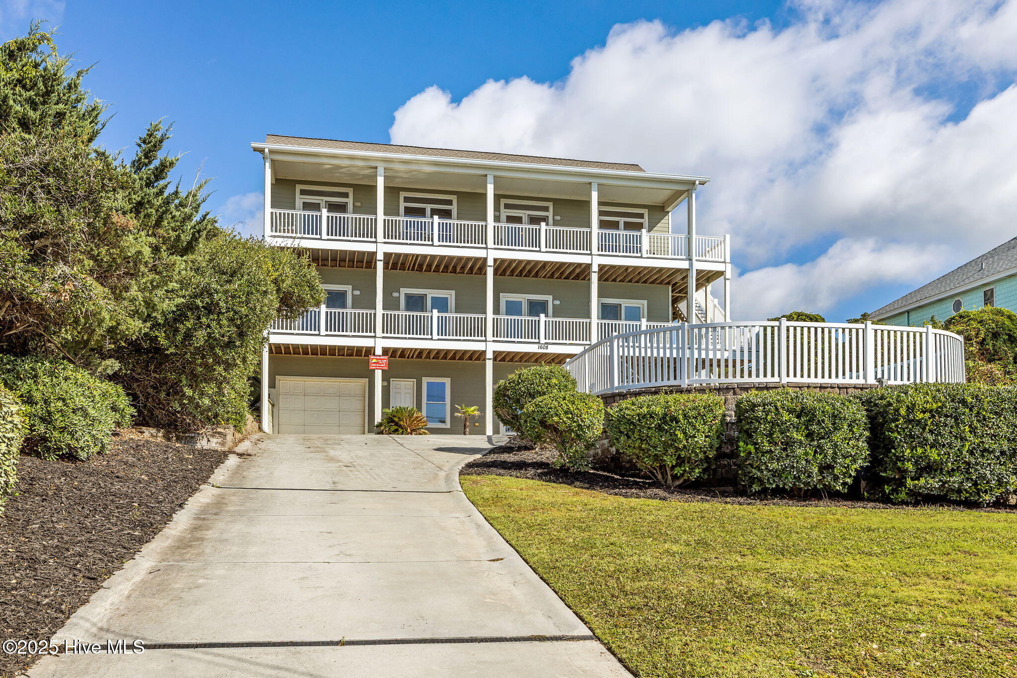 100531383 | Photo 63