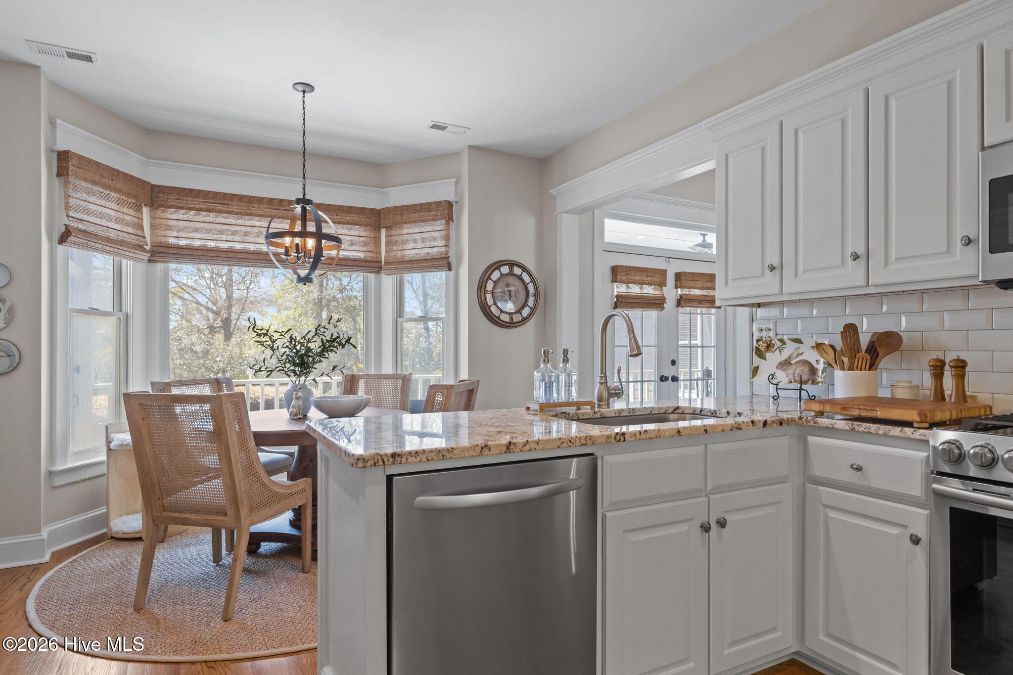 100564059 | Photo 27