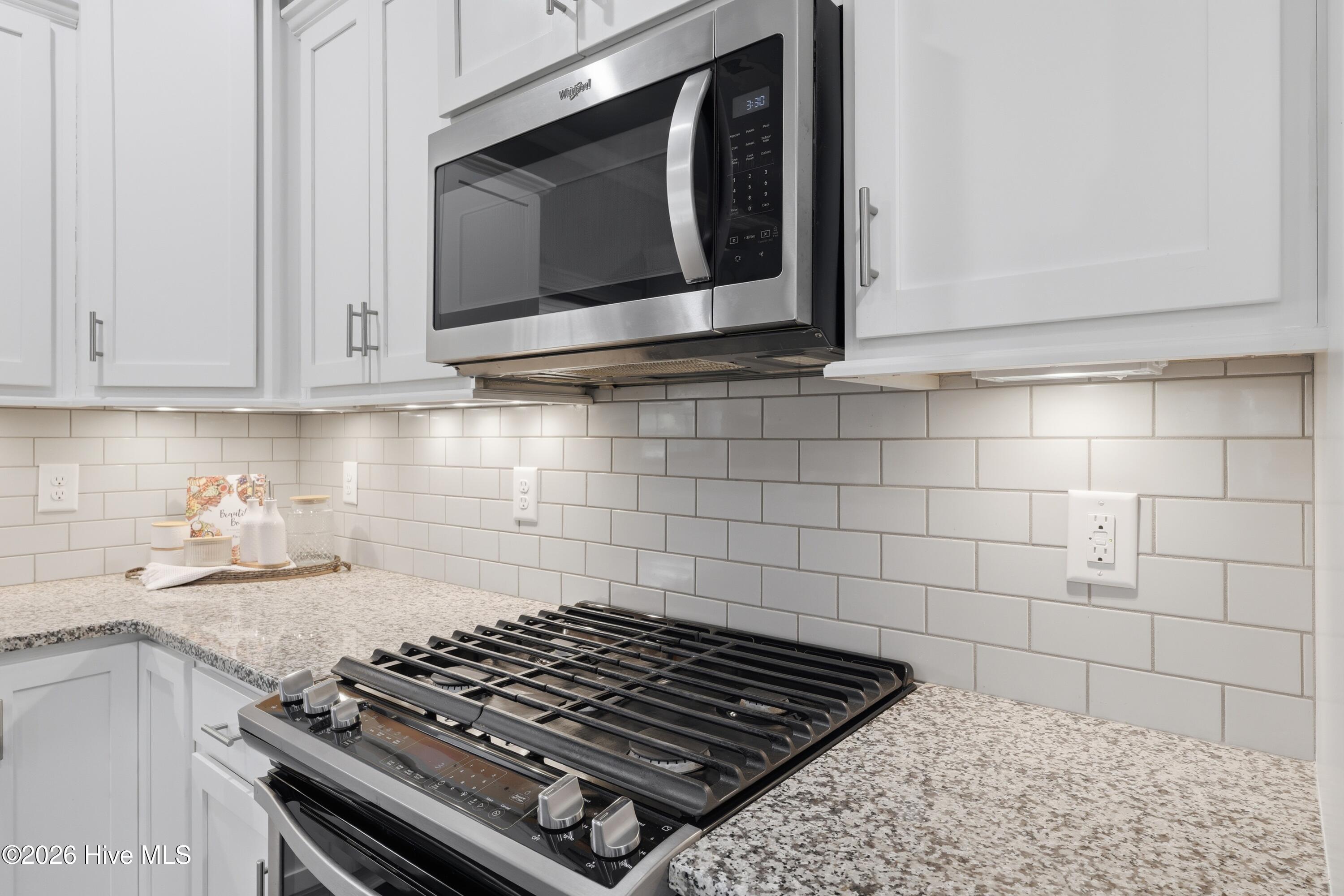 100558541 | Photo 26