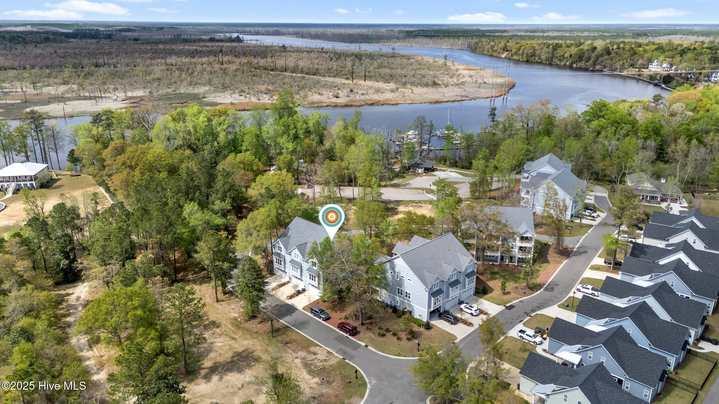 100498490 | Photo 50