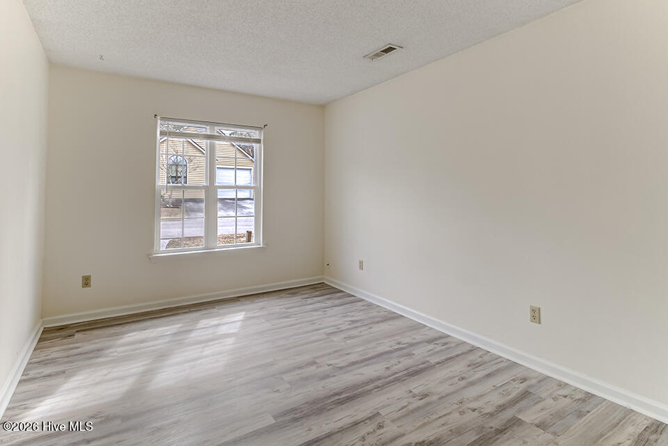 100556707 | Photo 13