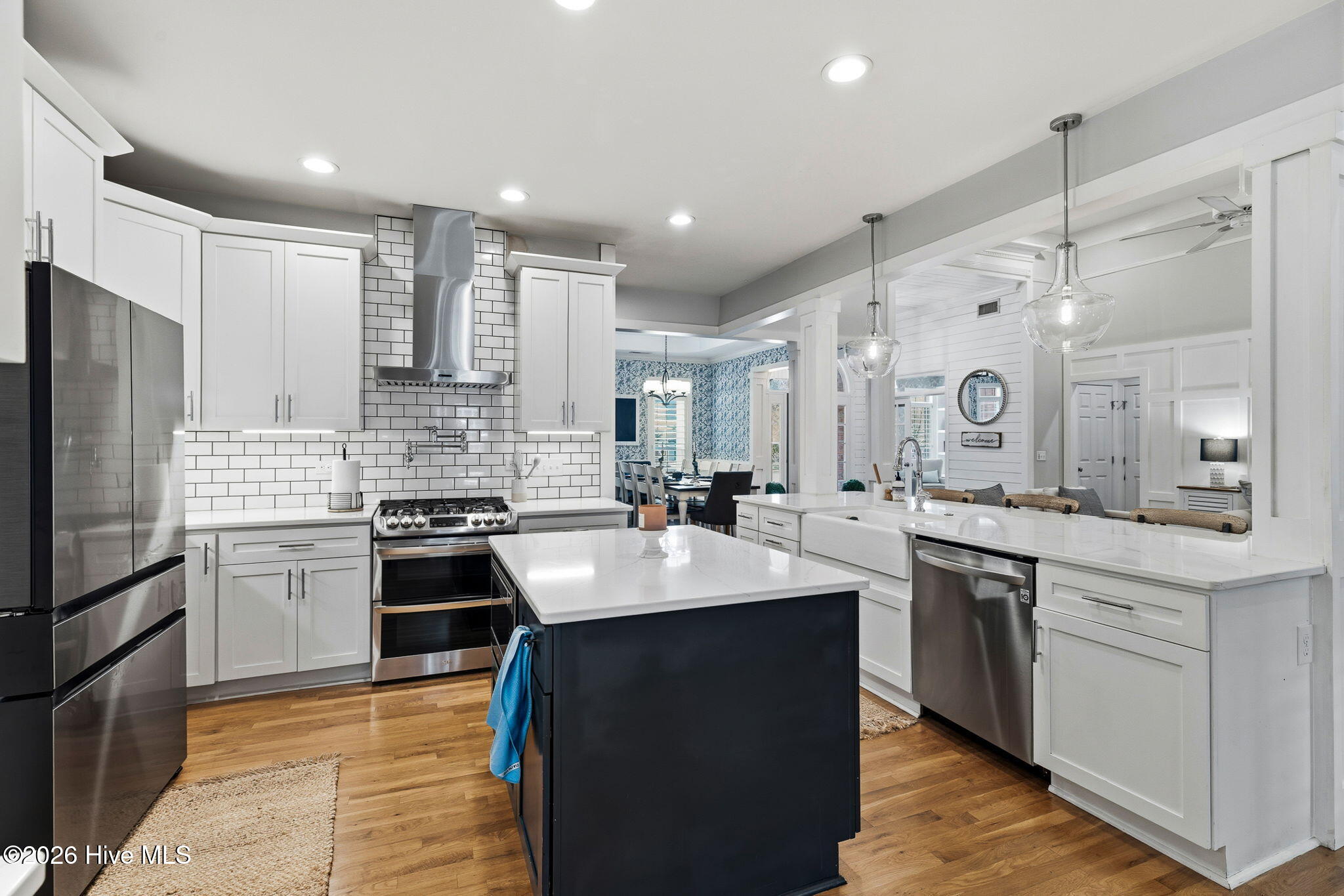 100561515 | Photo 30