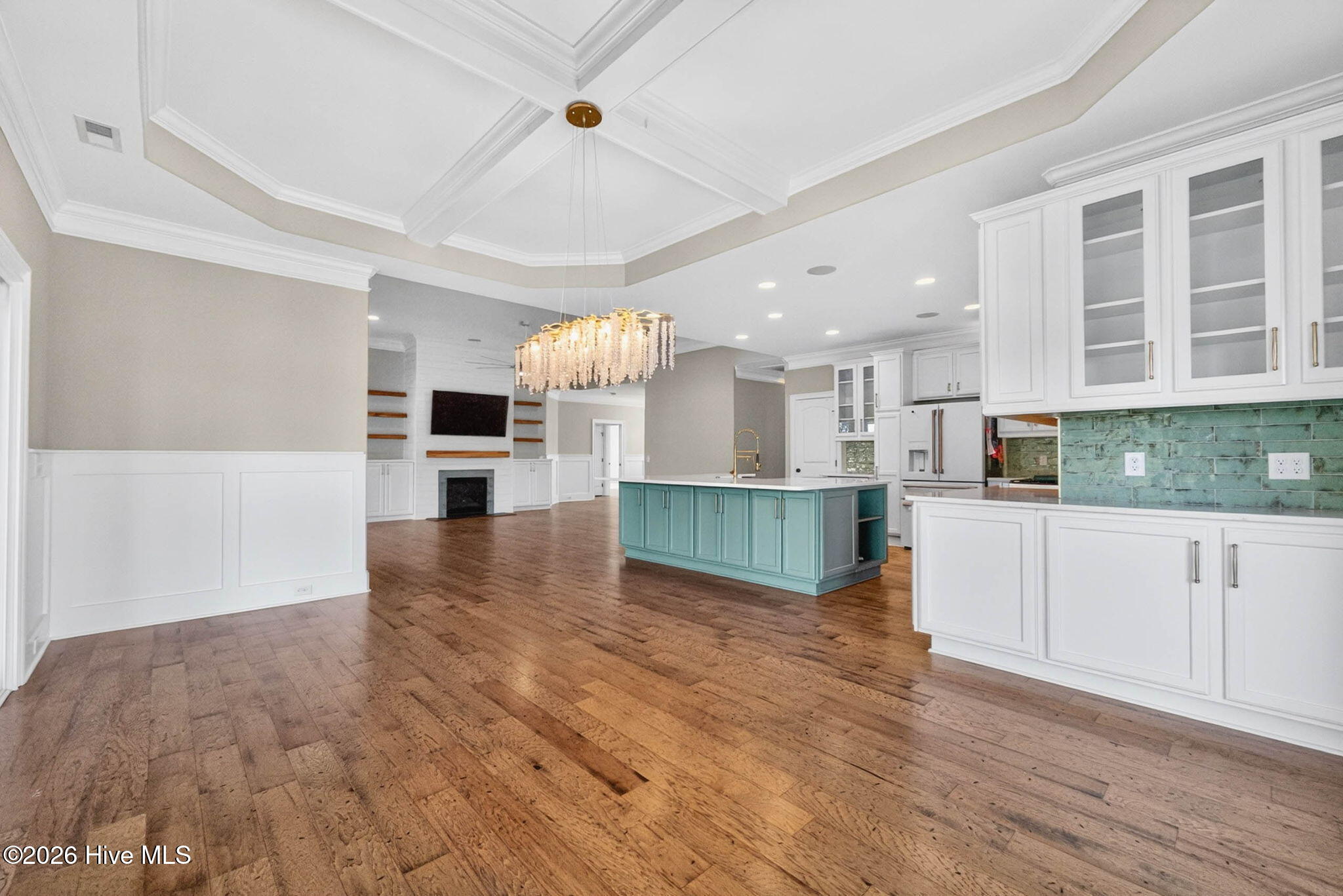 100567612 | Photo 23