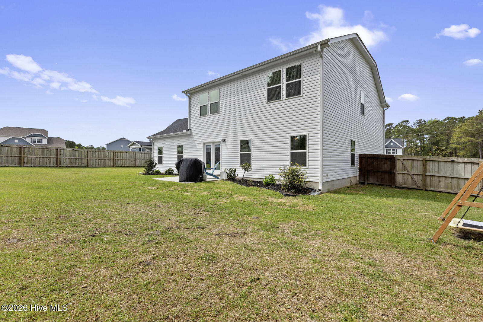 100565917 | Photo 49