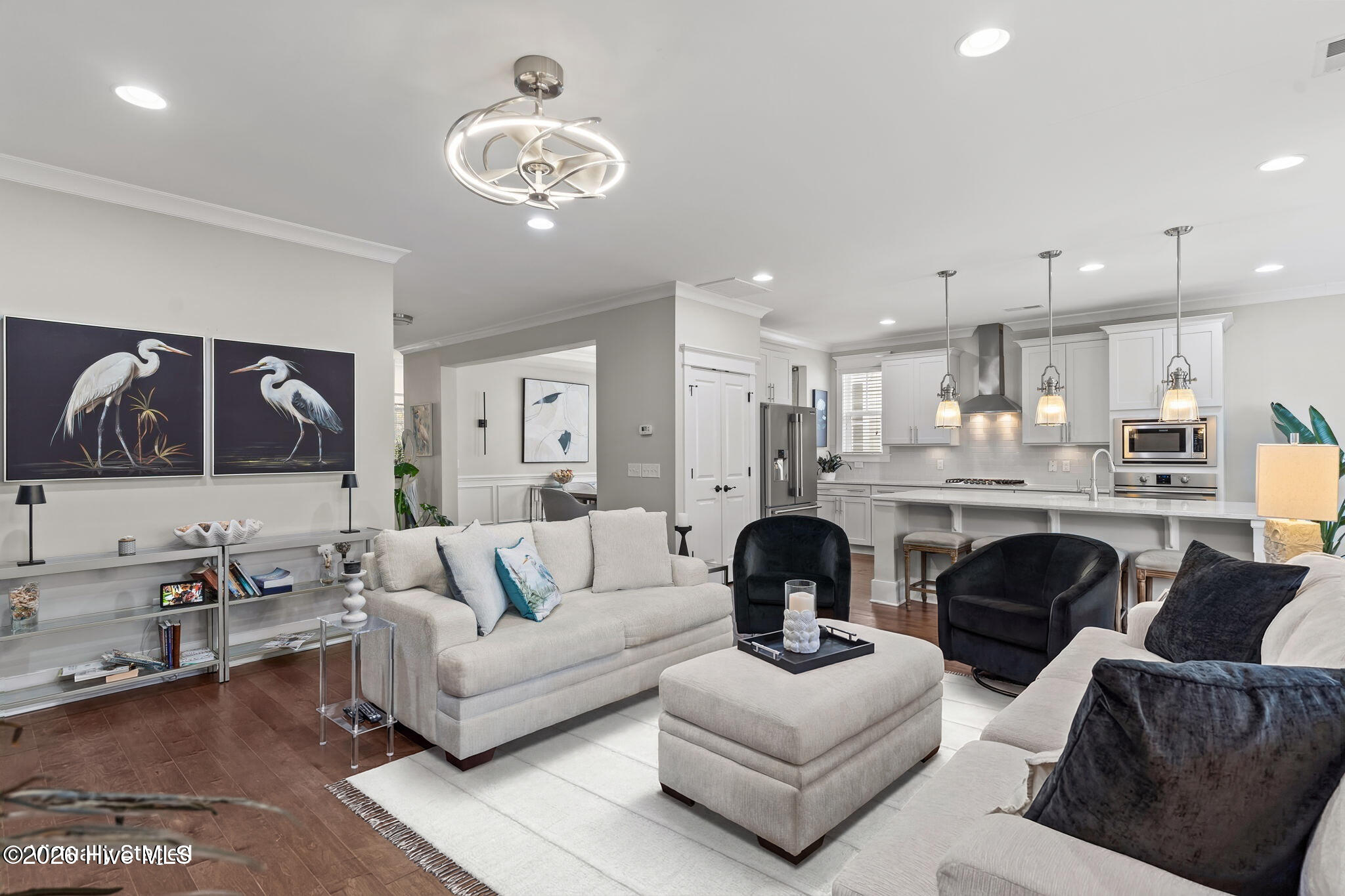 100559704 | Photo 11