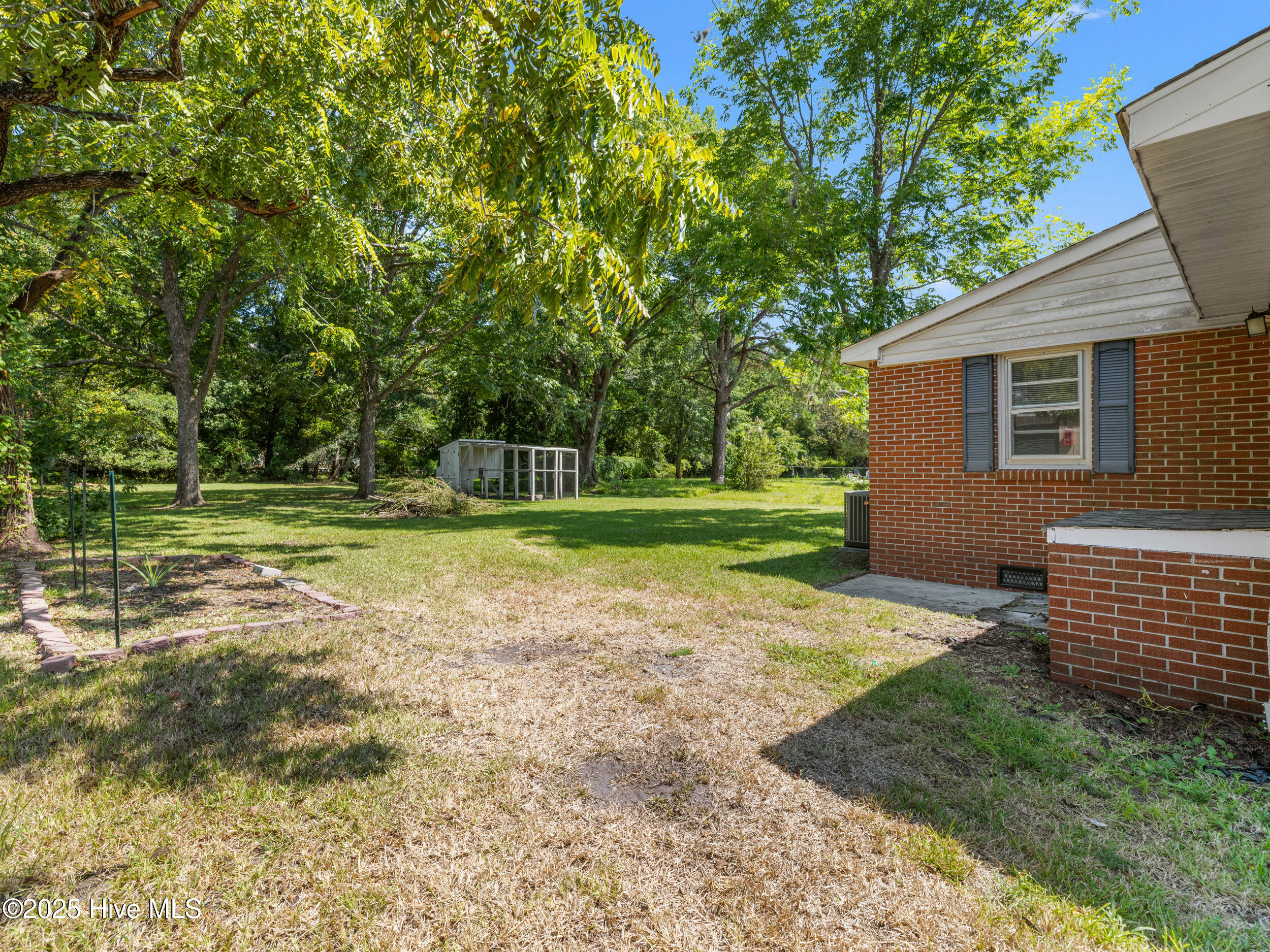 100529453 | Photo 38