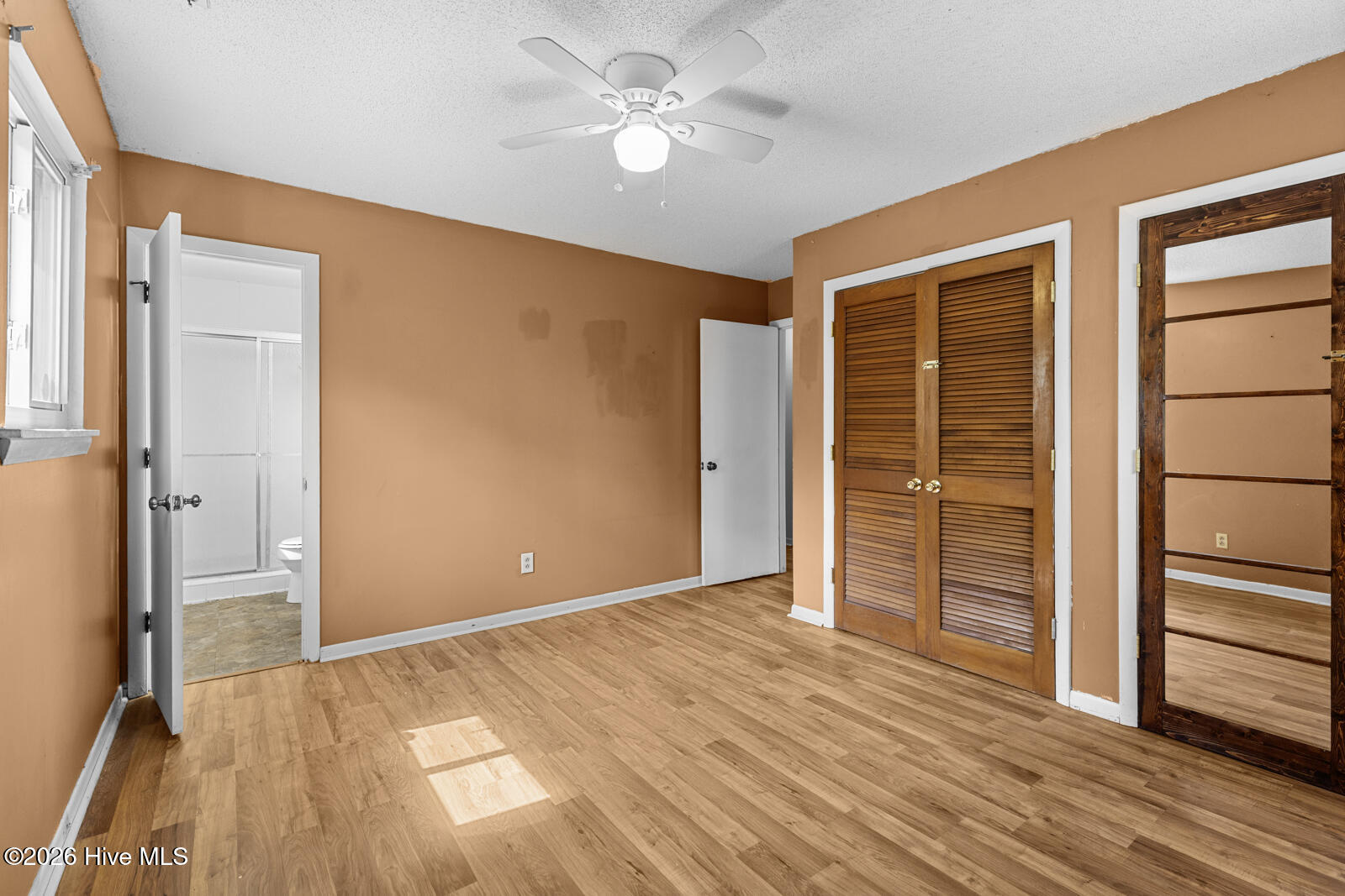 100563991 | Photo 12