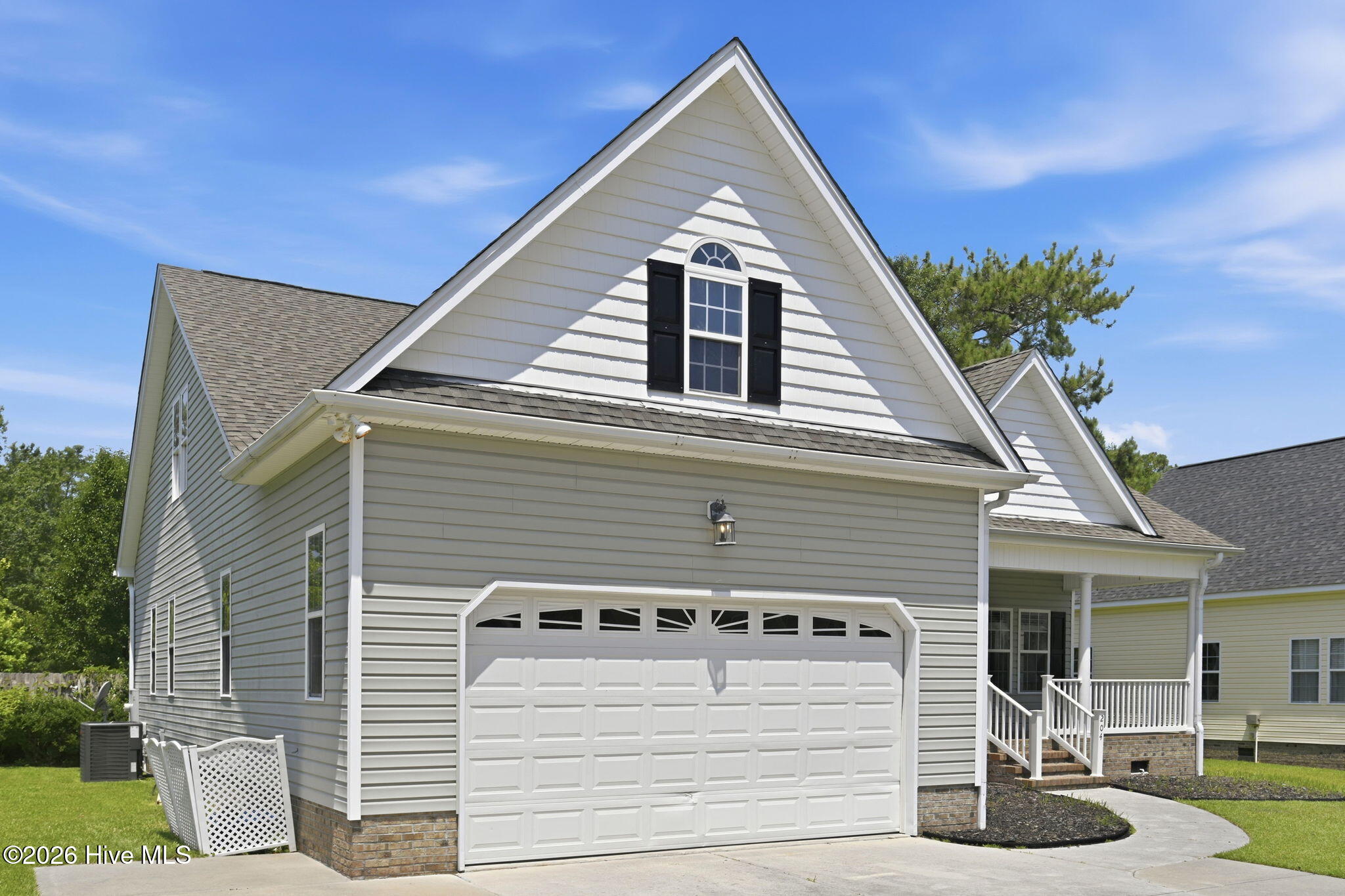 204 Wedgefield Circle,Maple Hill