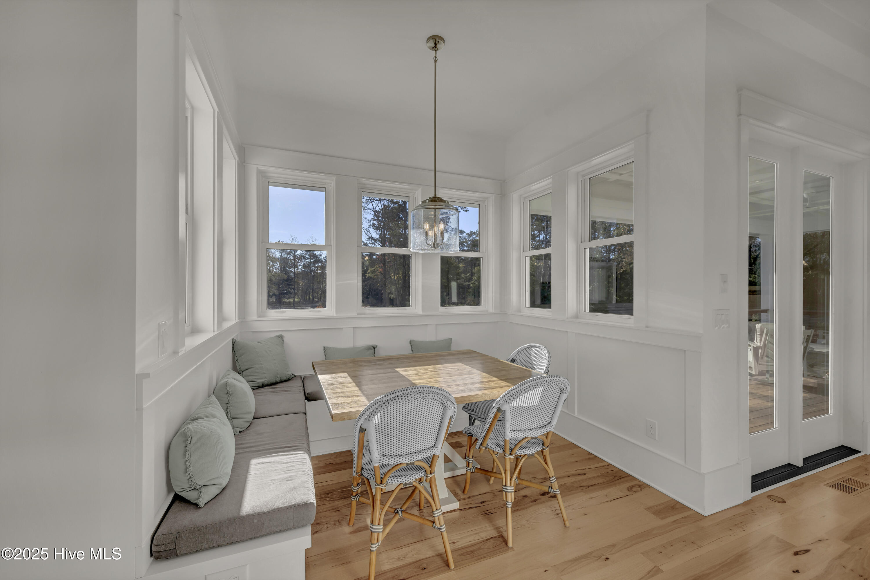 100543149 | Photo 27